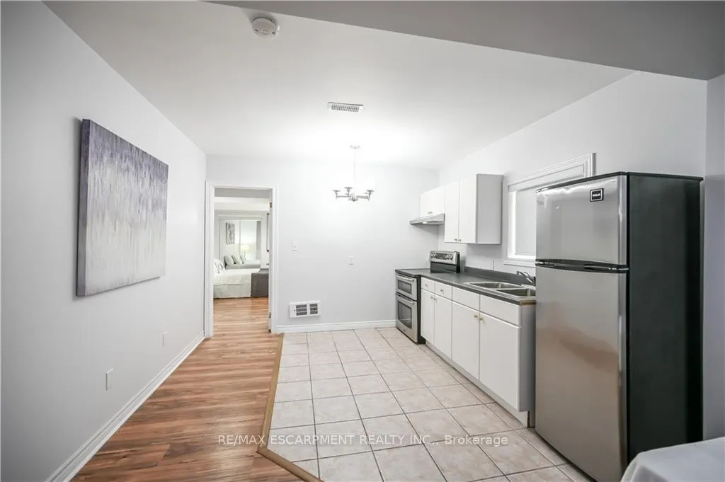 Photo 12 of Unit LOWER, 296 Winterberry Drive, Hamilton, Stoney Creek — HOMEH