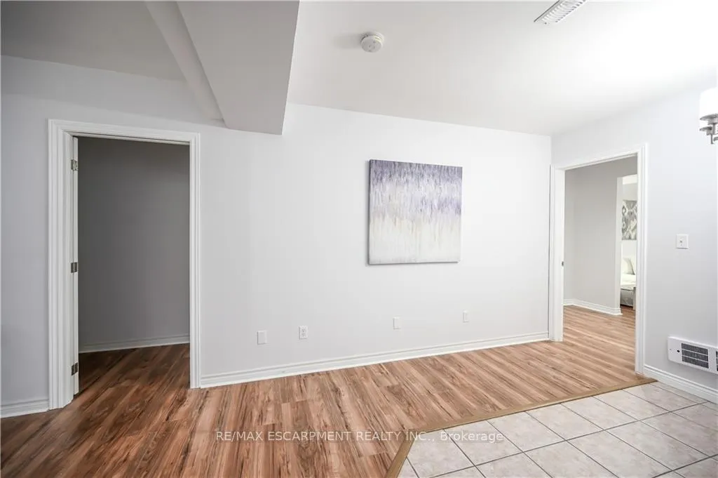 Photo 13 of Unit LOWER, 296 Winterberry Drive, Hamilton, Stoney Creek — HOMEH