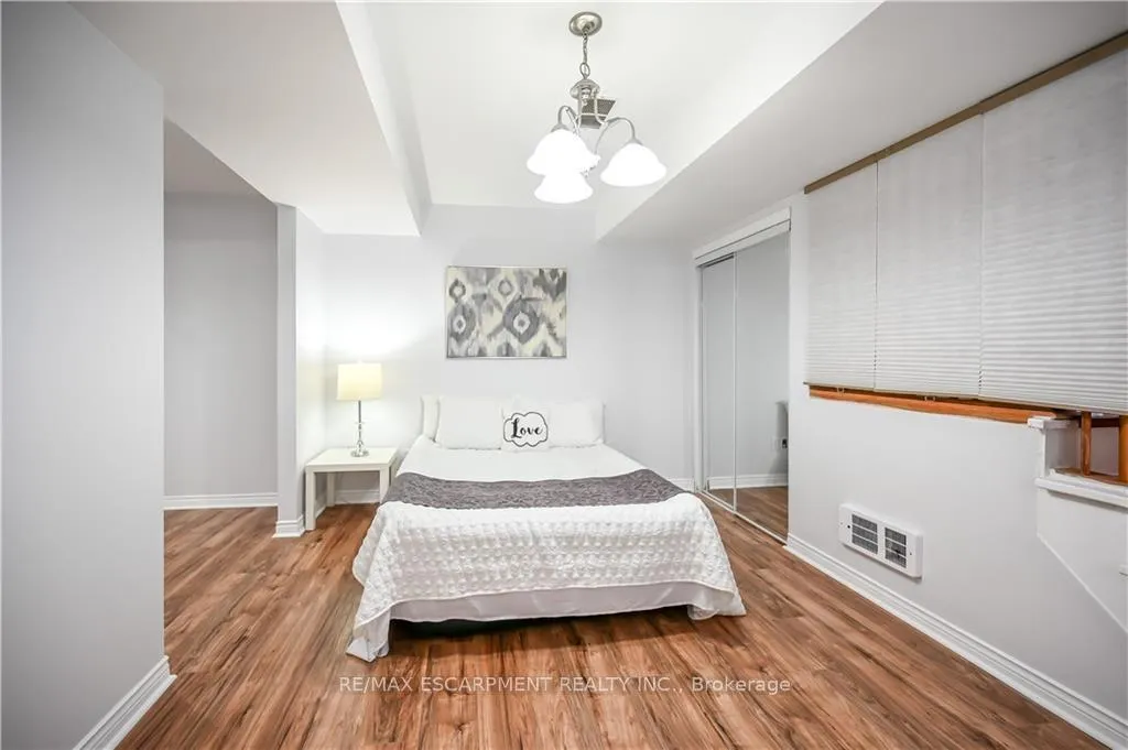 Photo 16 of Unit LOWER, 296 Winterberry Drive, Hamilton, Stoney Creek — HOMEH