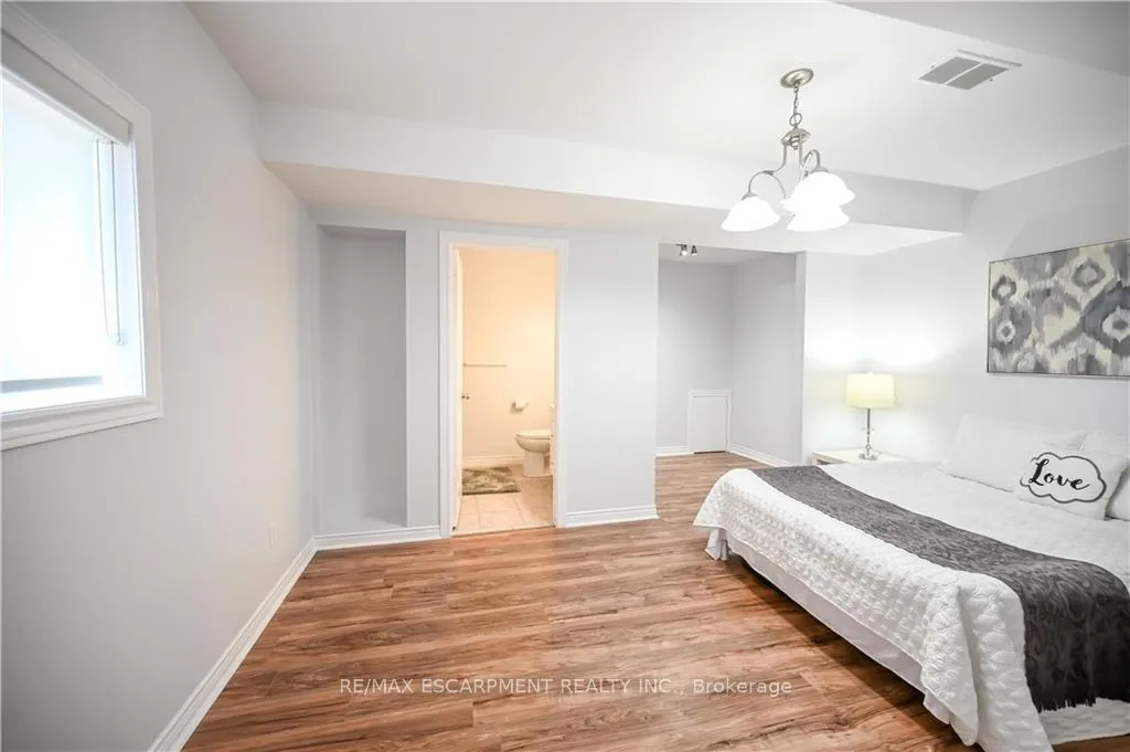 Photo 19 of Unit LOWER, 296 Winterberry Drive, Hamilton, Stoney Creek — HOMEH