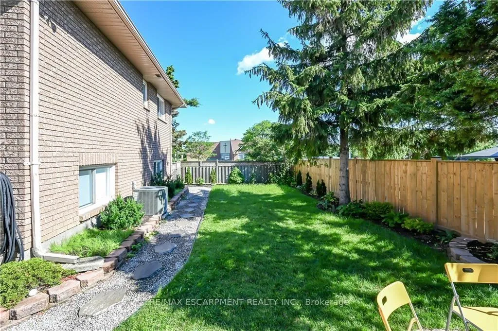 Photo 34 of Unit LOWER, 296 Winterberry Drive, Hamilton, Stoney Creek — HOMEH