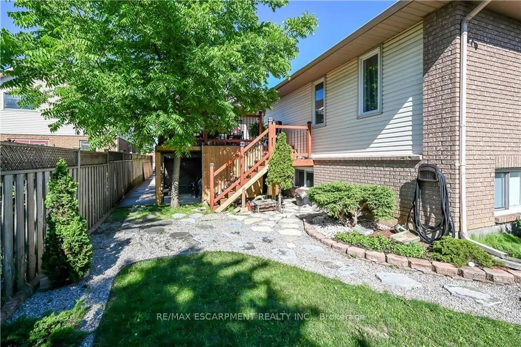 Photo 35 of Unit LOWER, 296 Winterberry Drive, Hamilton, Stoney Creek — HOMEH