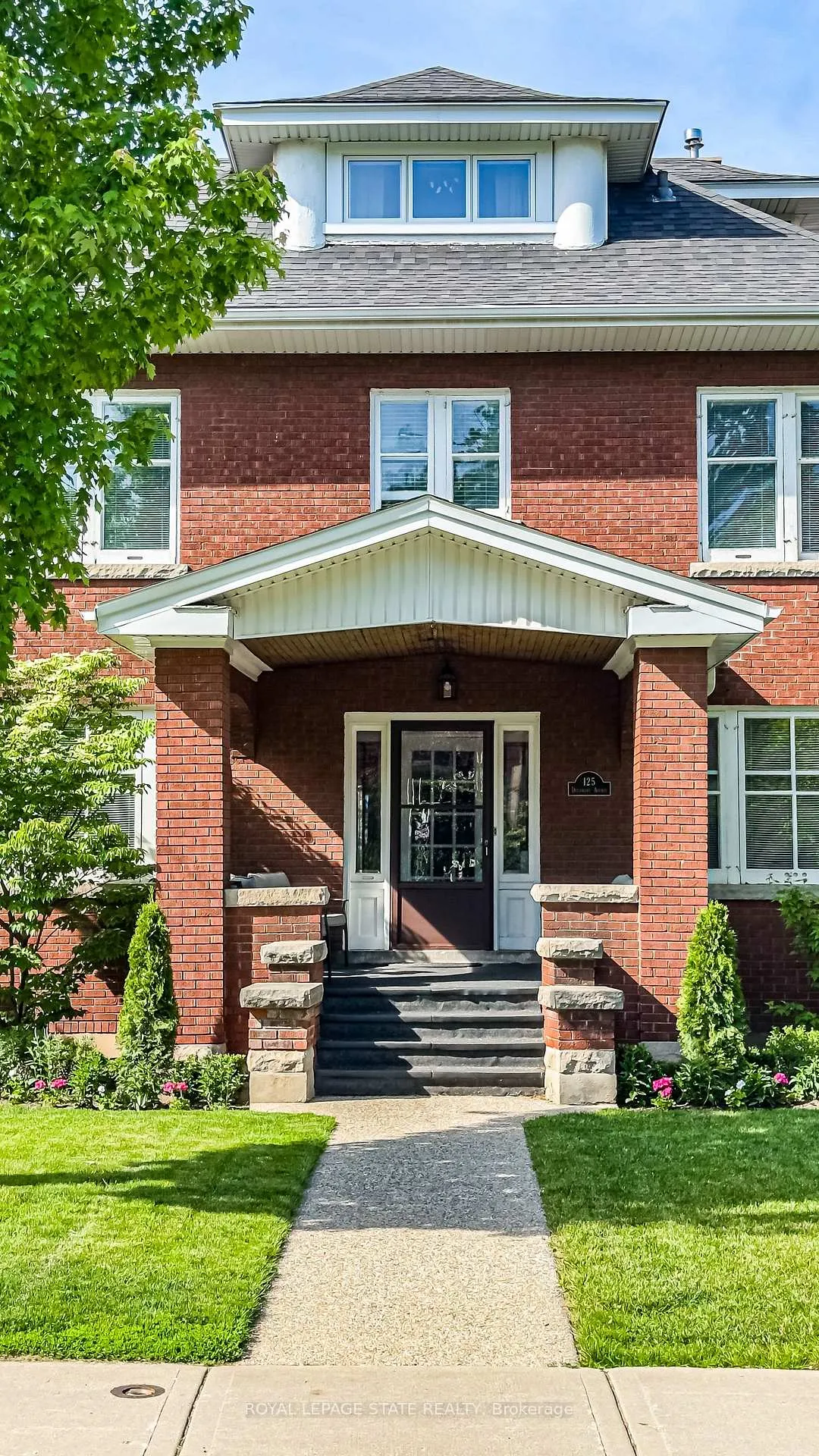 Photo 2 of 125 Delaware Avenue, Hamilton, St. Clair — HOMEH