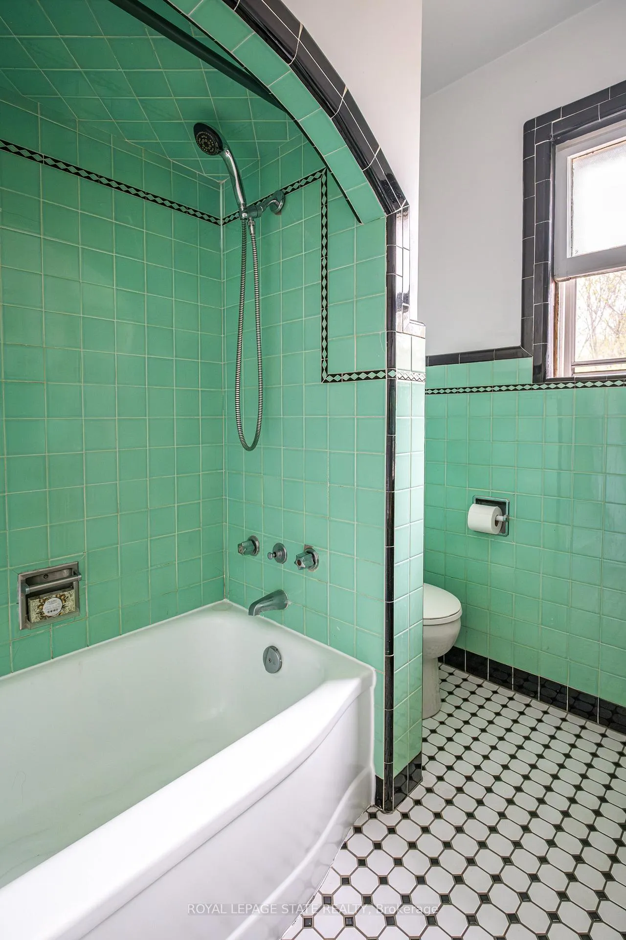 Photo 22 of 125 Delaware Avenue, Hamilton, St. Clair — HOMEH