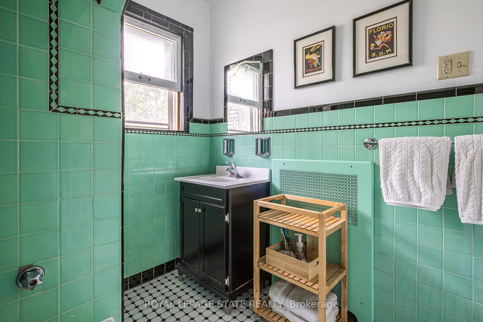 Photo 23 of 125 Delaware Avenue, Hamilton, St. Clair — HOMEH