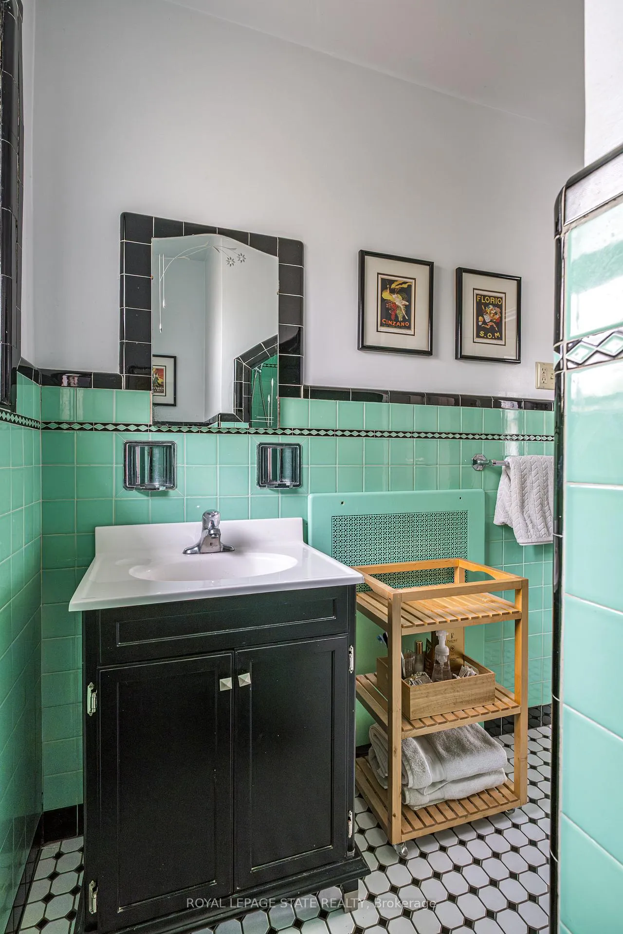 Photo 24 of 125 Delaware Avenue, Hamilton, St. Clair — HOMEH