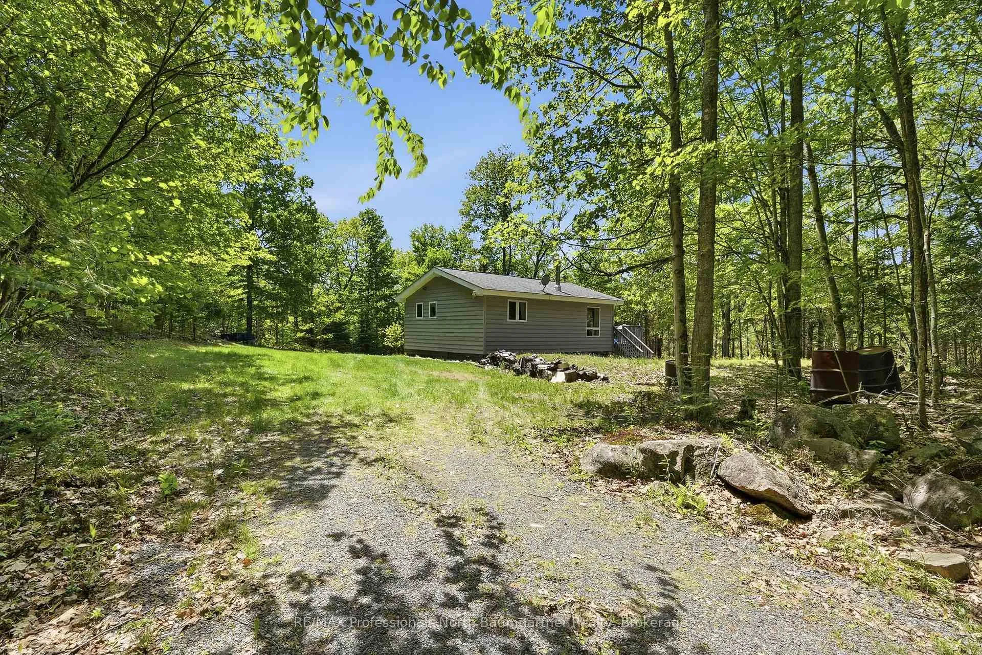 Front of 1499 Tattersal Road