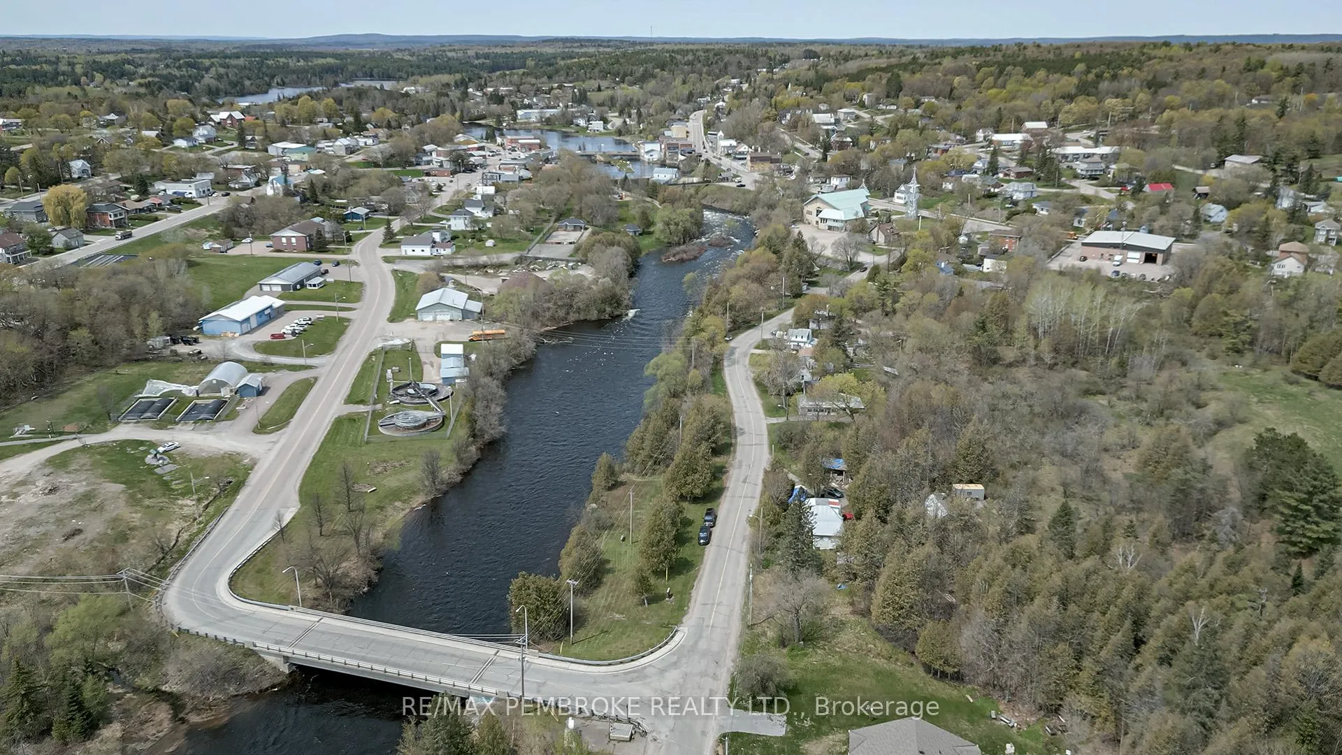 Photo 4 of 1746 Mill Street, Bonnechere Valley, Eganville/Bonnechere Twp — HOMEH