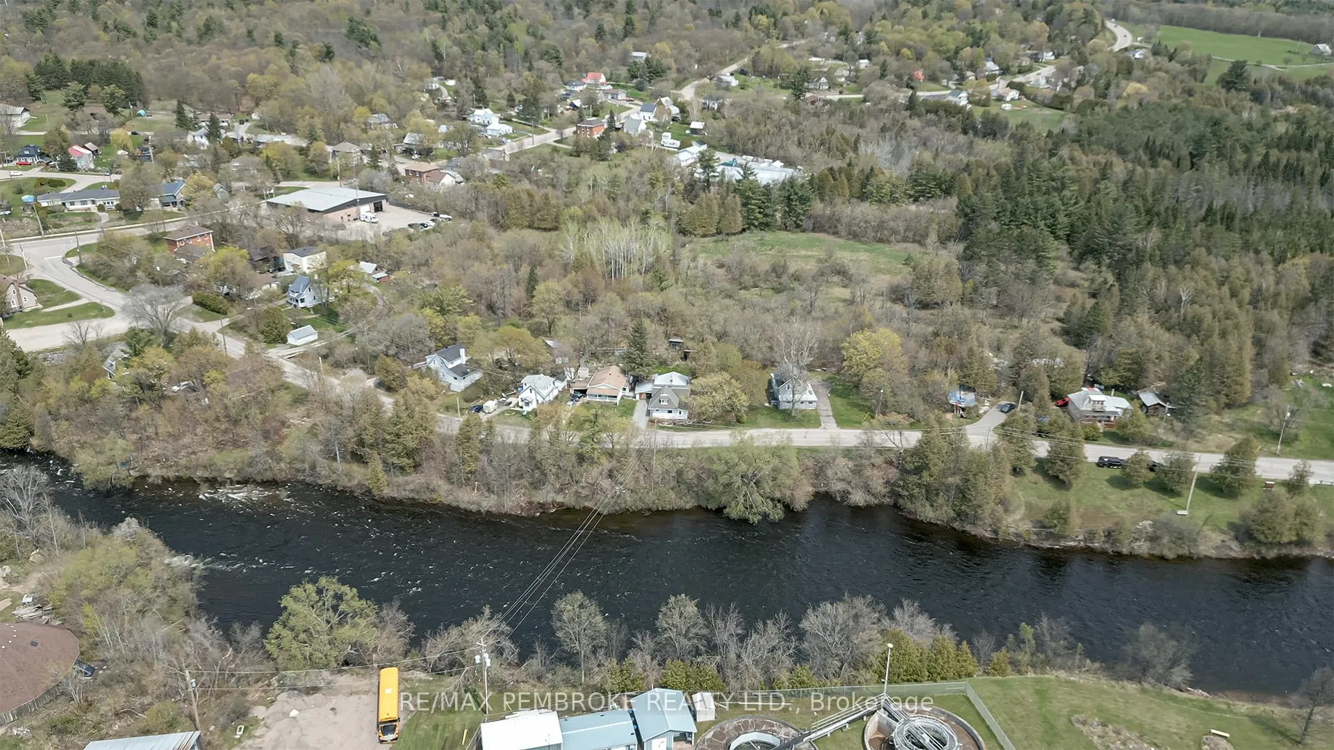 Photo 5 of 1746 Mill Street, Bonnechere Valley, Eganville/Bonnechere Twp — HOMEH