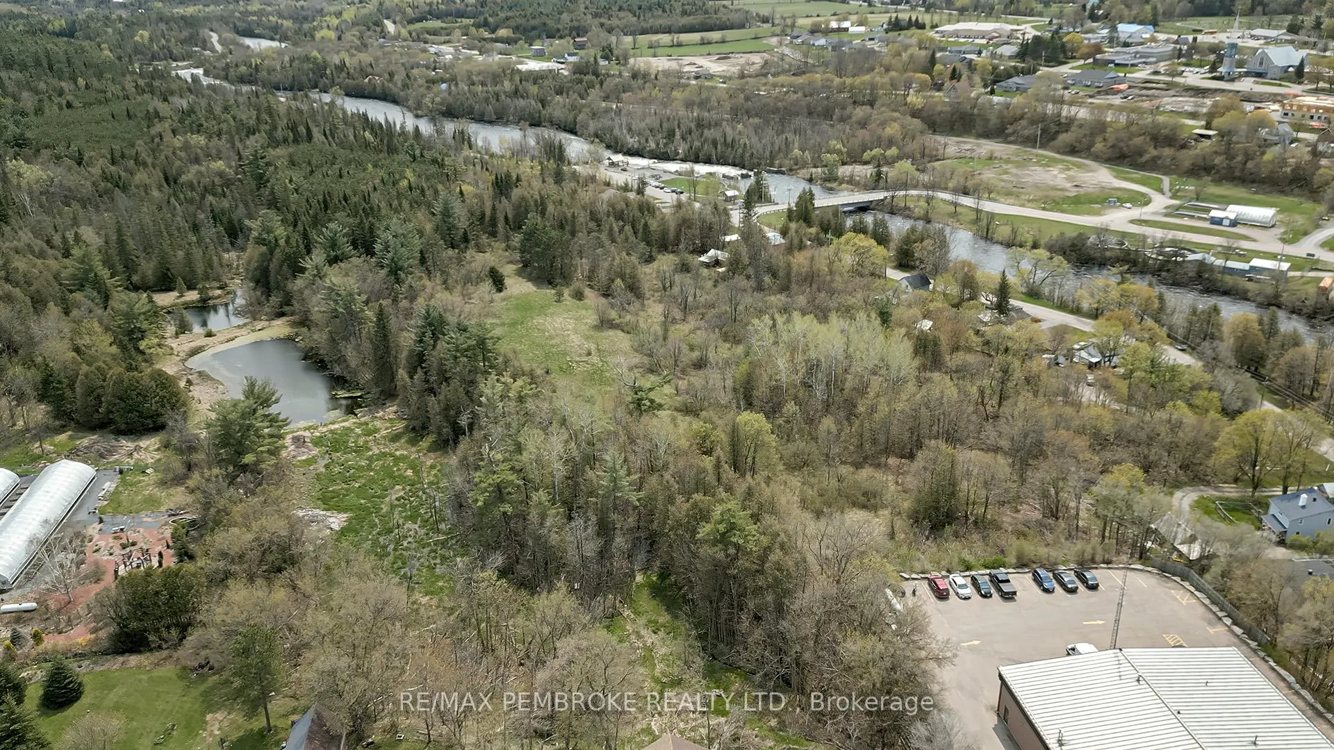 Photo 6 of 1746 Mill Street, Bonnechere Valley, Eganville/Bonnechere Twp — HOMEH