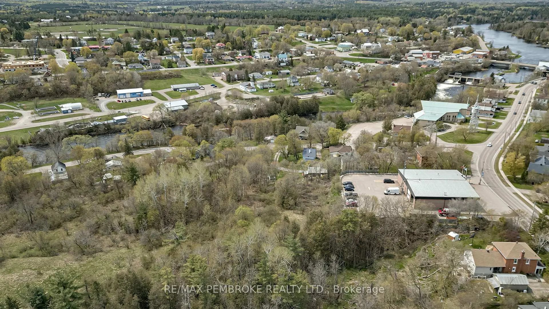 Photo 7 of 1746 Mill Street, Bonnechere Valley, Eganville/Bonnechere Twp — HOMEH