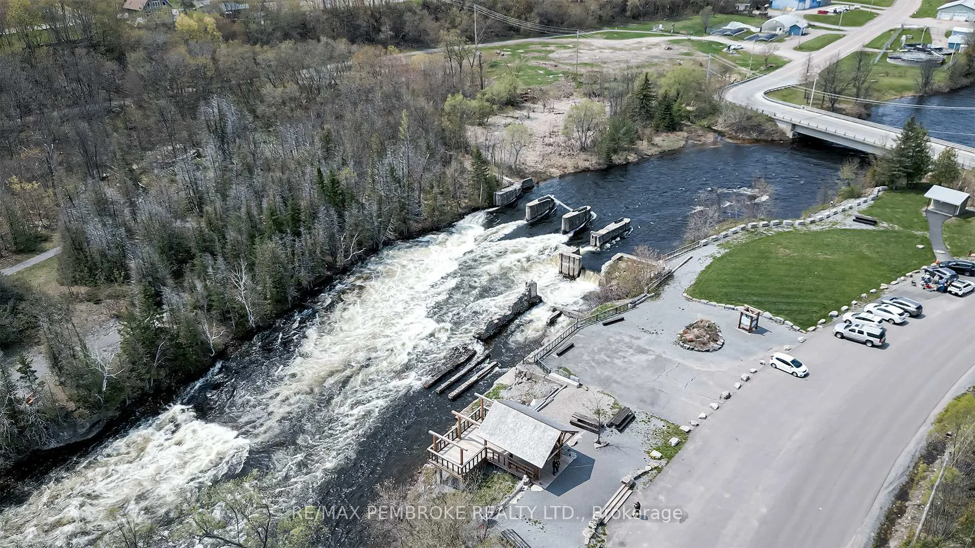 Photo 8 of 1746 Mill Street, Bonnechere Valley, Eganville/Bonnechere Twp — HOMEH