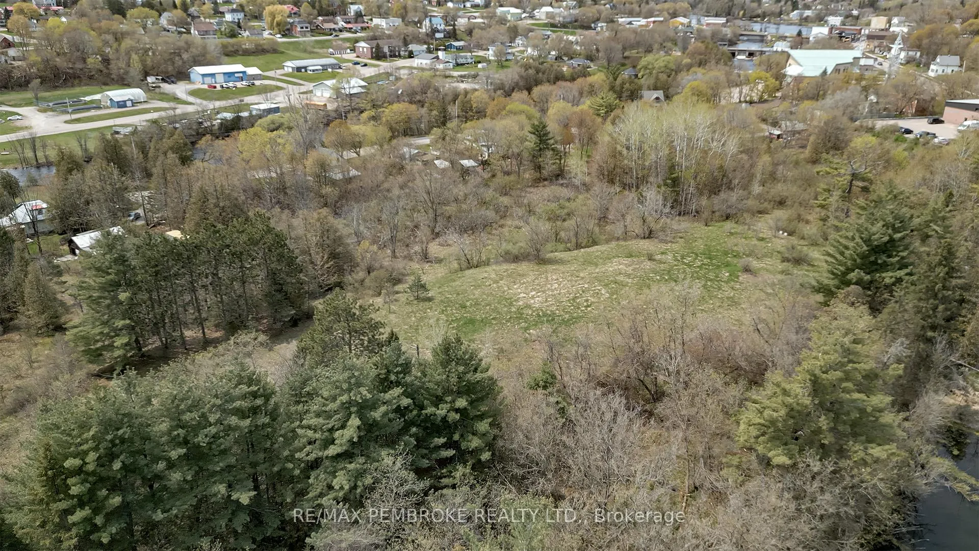 Photo 9 of 1746 Mill Street, Bonnechere Valley, Eganville/Bonnechere Twp — HOMEH