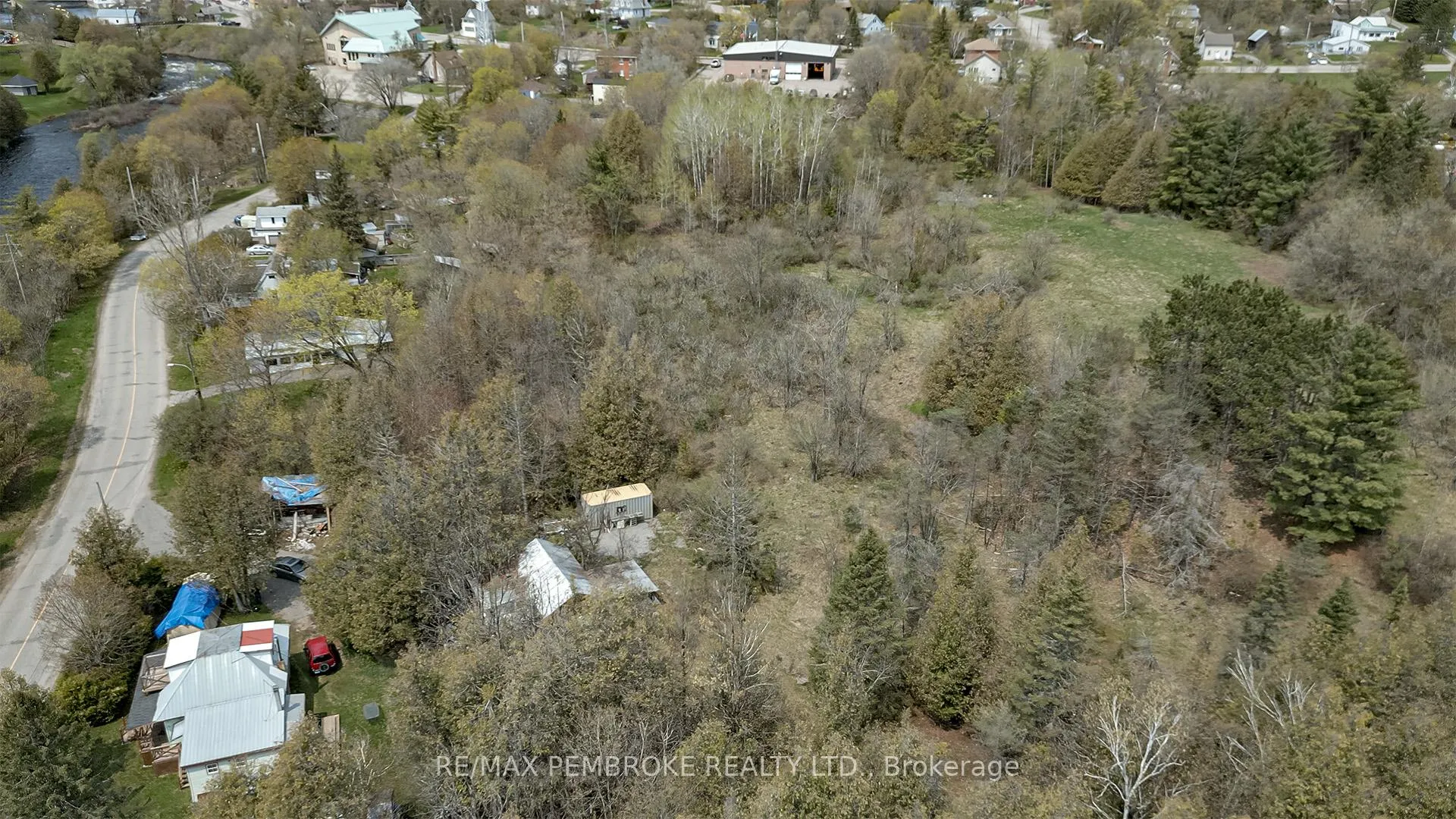 Photo 10 of 1746 Mill Street, Bonnechere Valley, Eganville/Bonnechere Twp — HOMEH