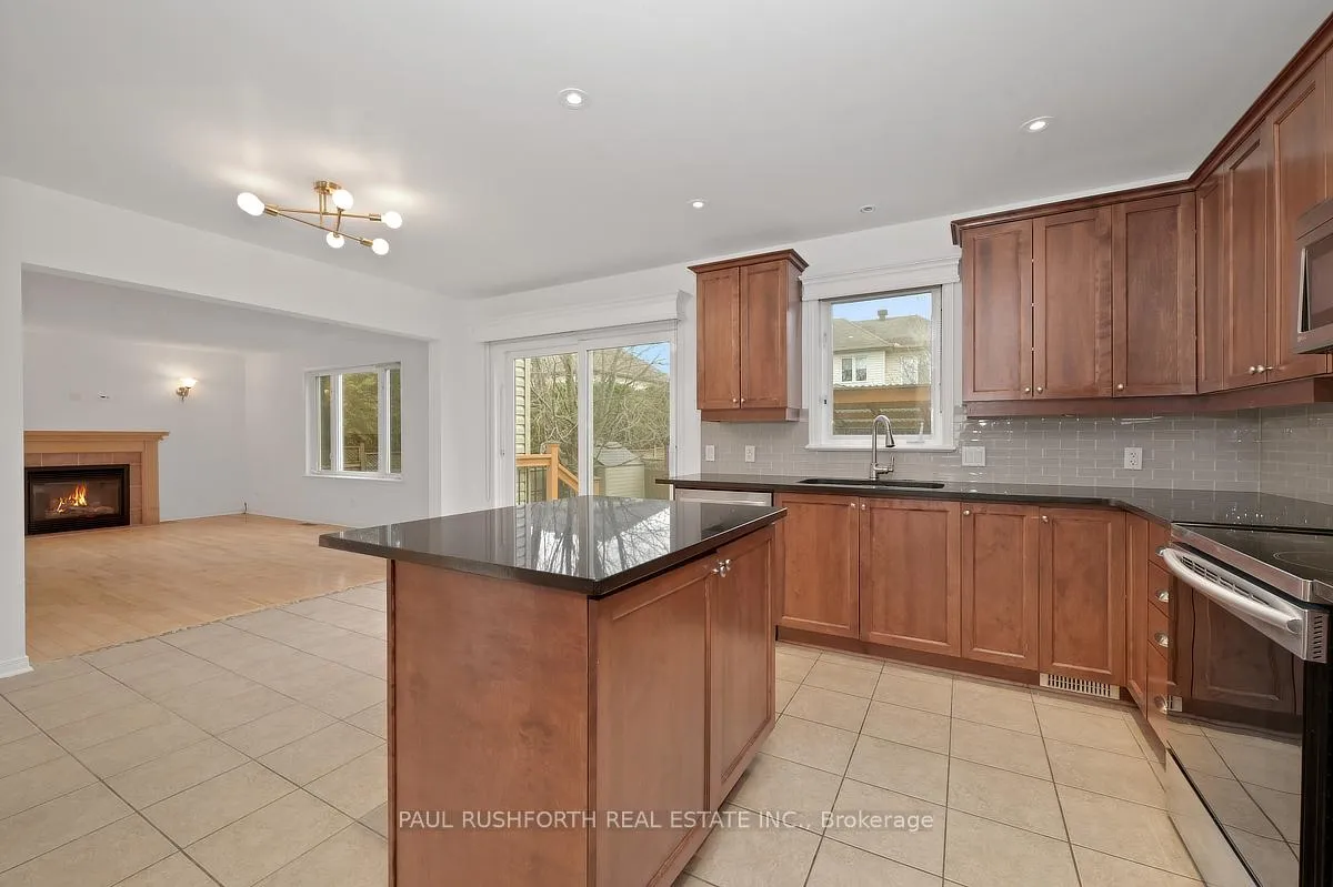 Photo 13 of 145 Arrowwood Drive, Ottawa, Stittsville (South) — HOMEH