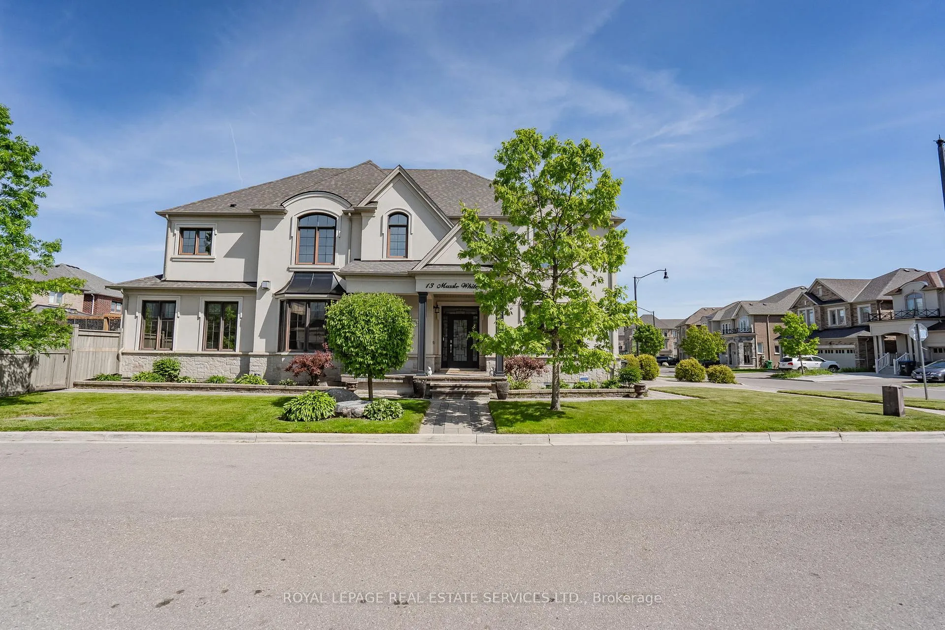 Photo 3 of 13 Mussle White Road, Brampton, Bram West — HOMEH