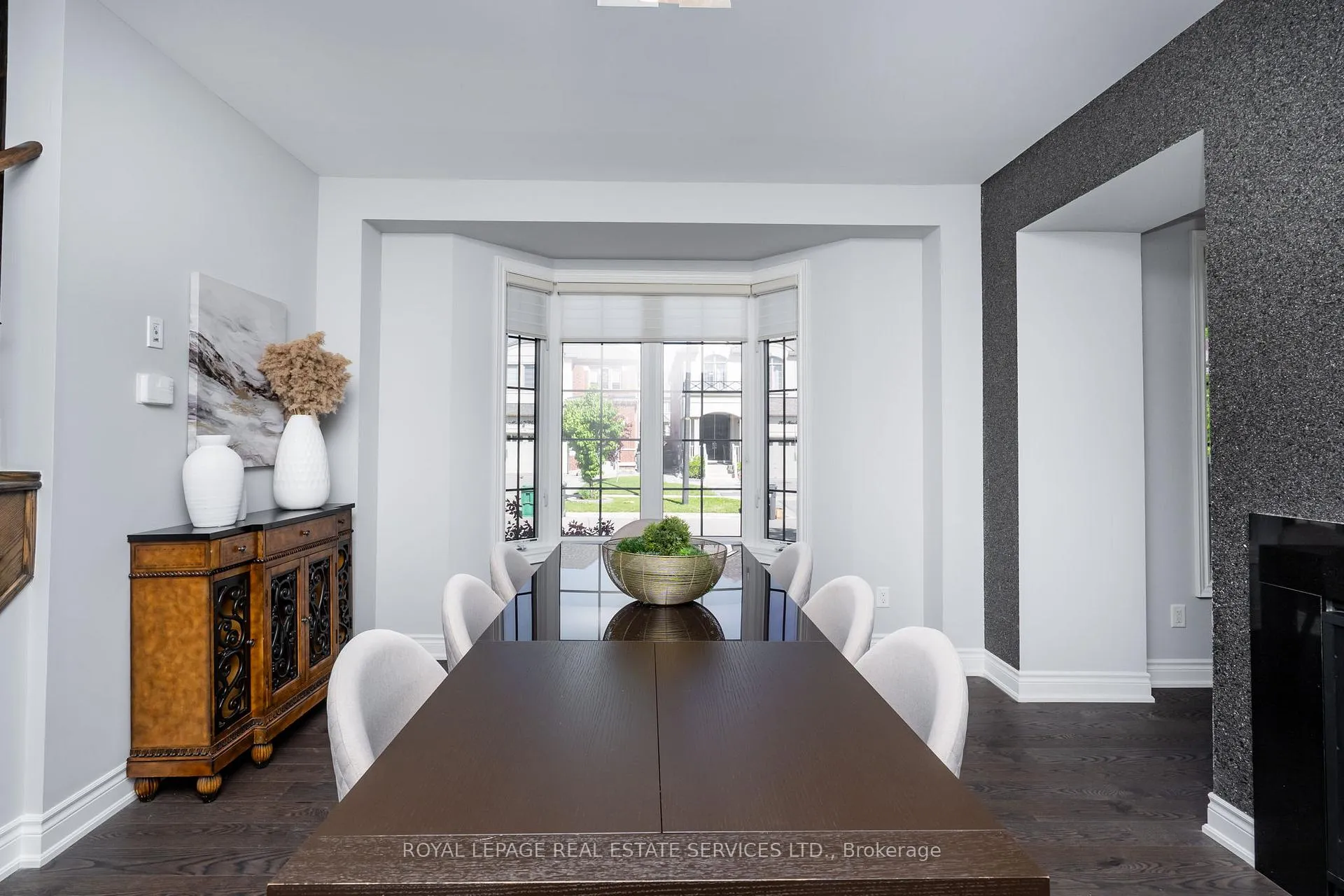 Photo 8 of 13 Mussle White Road, Brampton, Bram West — HOMEH