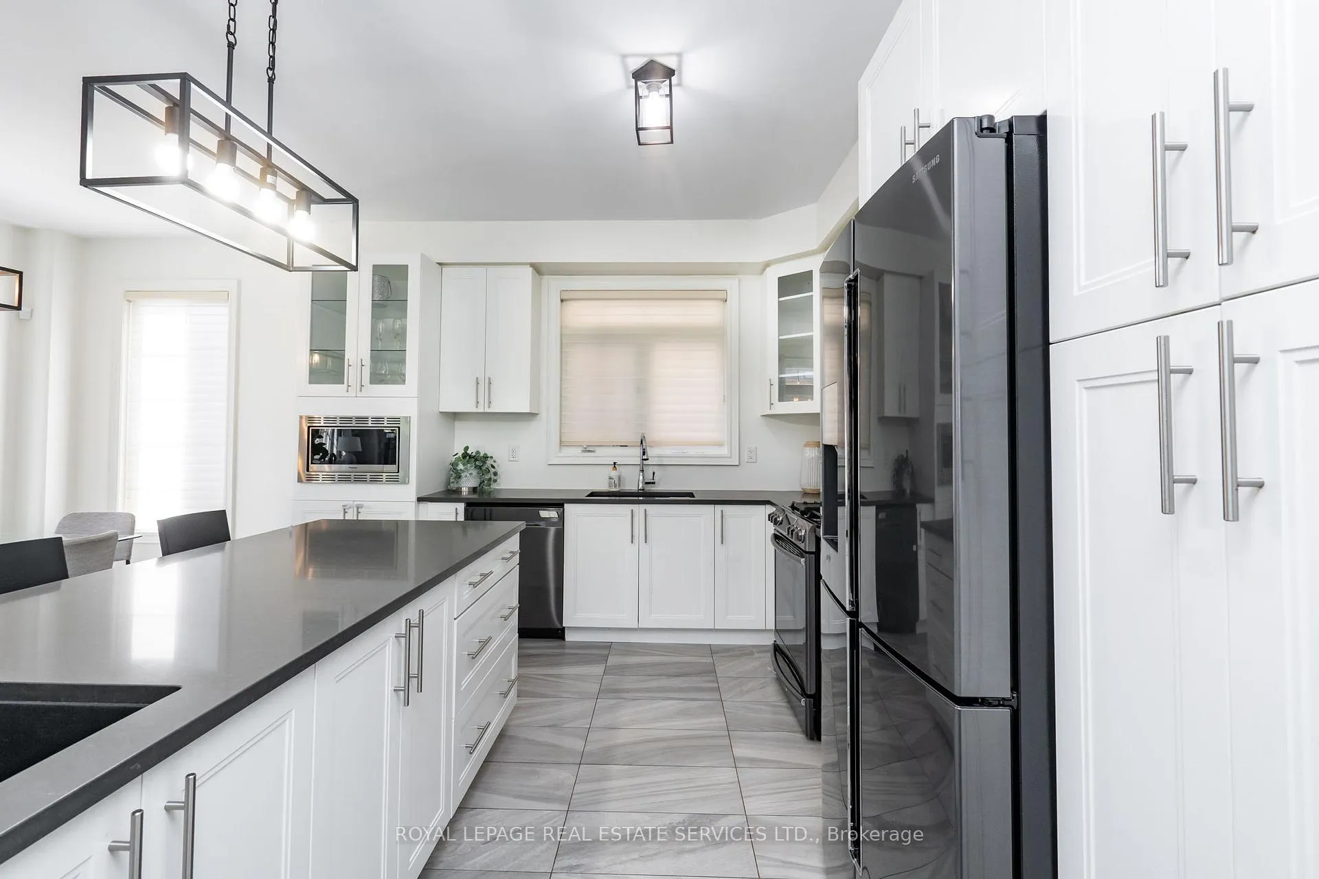 Photo 9 of 13 Mussle White Road, Brampton, Bram West — HOMEH