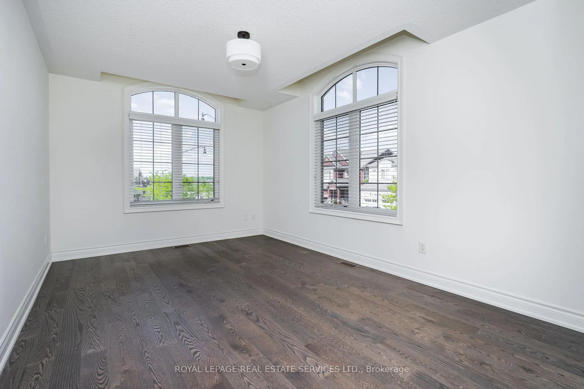 Photo 23 of 13 Mussle White Road, Brampton, Bram West — HOMEH