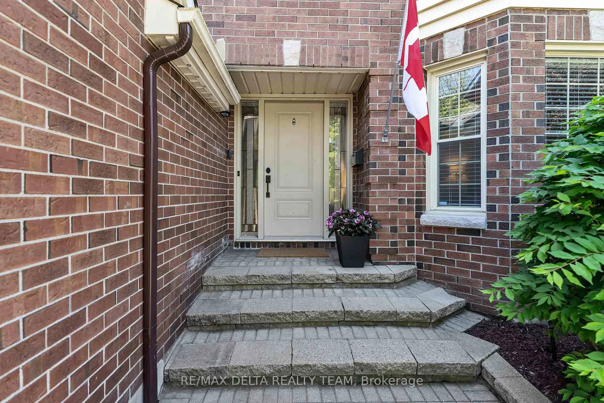 Photo 3 of 1426 Cheverny Crescent, Ottawa, Fallingbrook/Ridgemount — HOMEH
