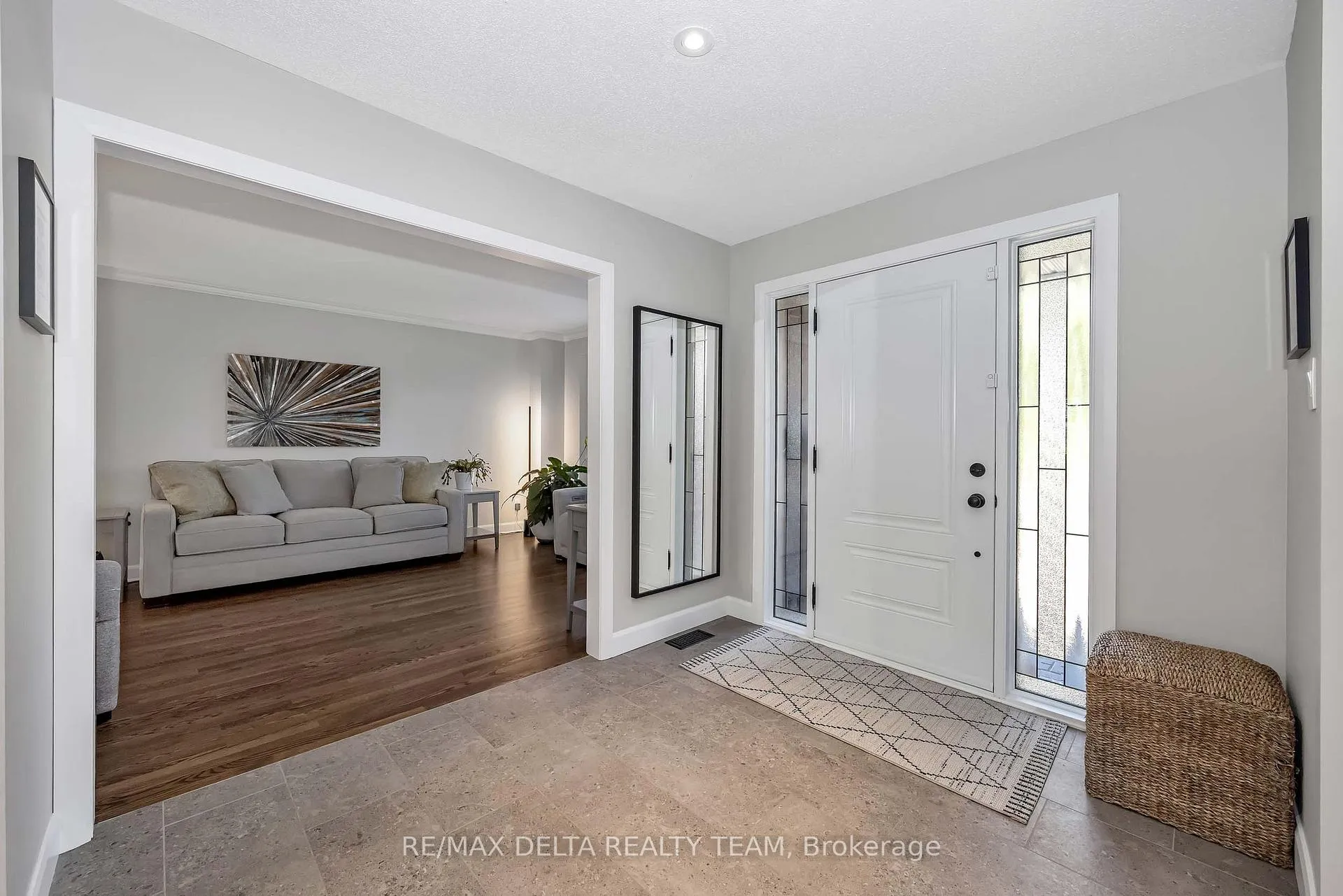 Photo 4 of 1426 Cheverny Crescent, Ottawa, Fallingbrook/Ridgemount — HOMEH