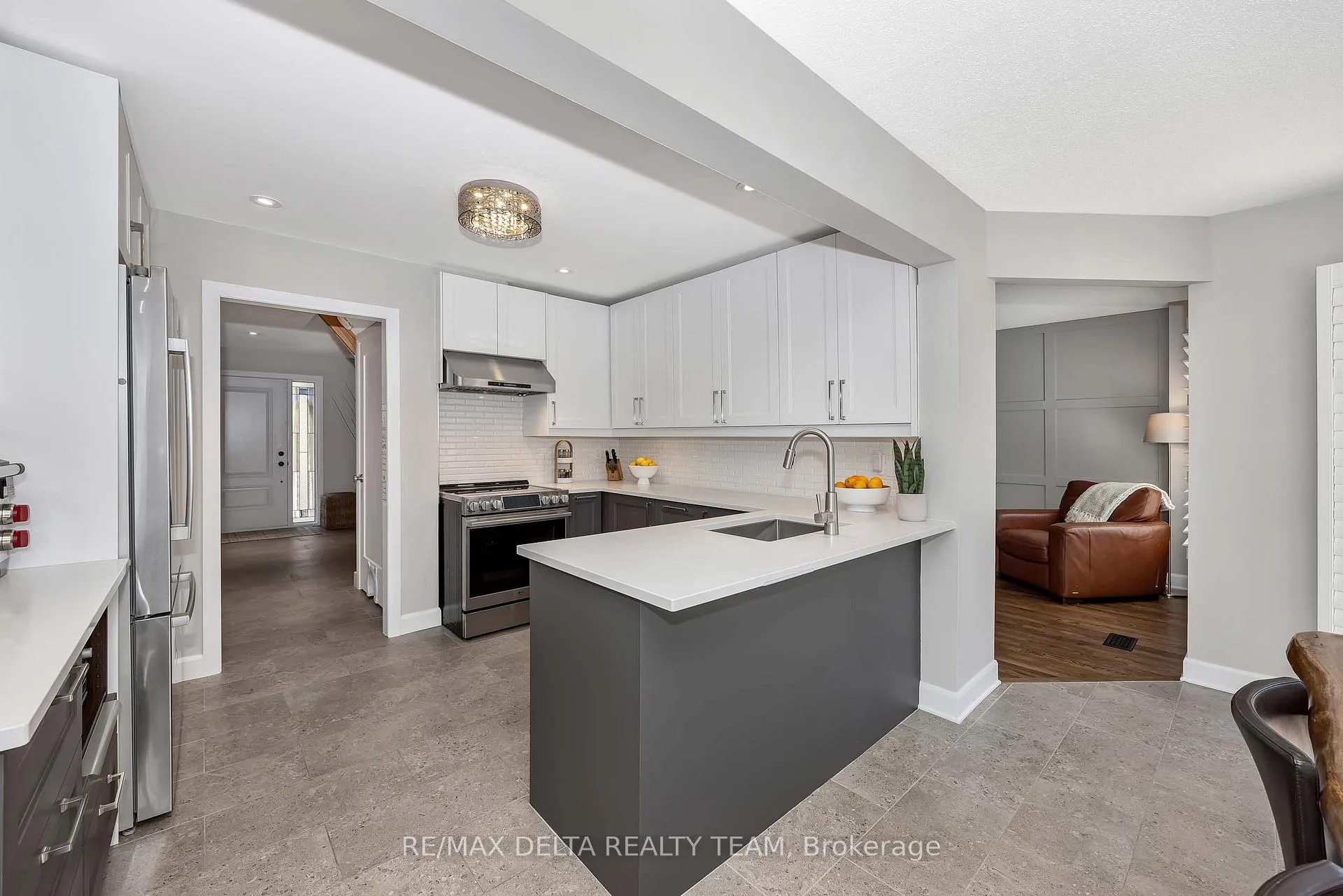 Photo 10 of 1426 Cheverny Crescent, Ottawa, Fallingbrook/Ridgemount — HOMEH
