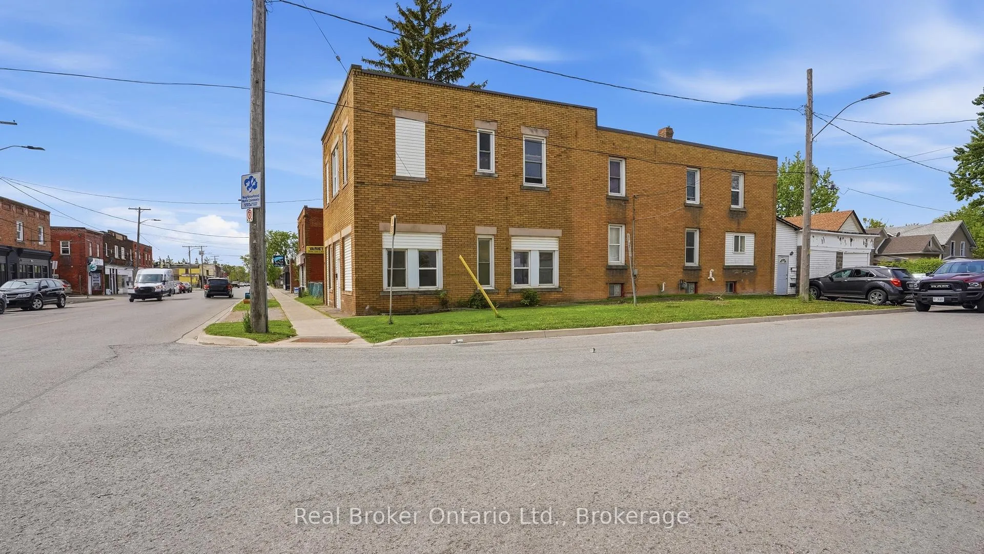 Photo 3 of 247 King Street, Welland, Welland Downtown — HOMEH