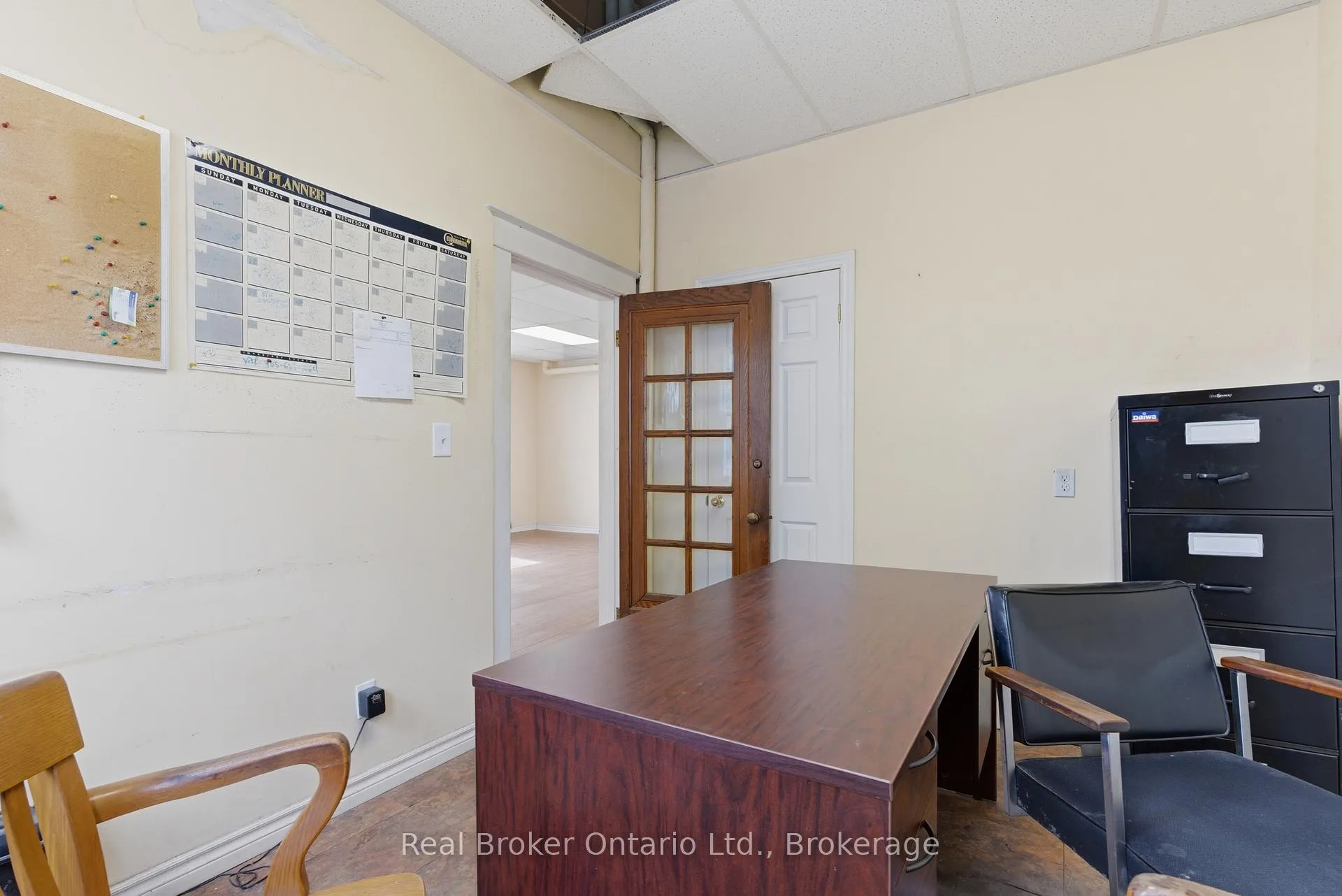 Photo 4 of 247 King Street, Welland, Welland Downtown — HOMEH