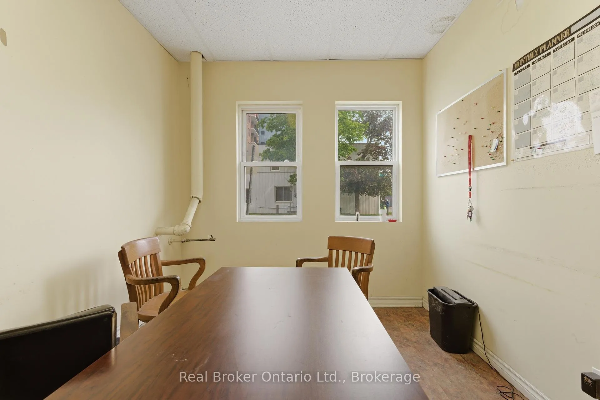 Photo 5 of 247 King Street, Welland, Welland Downtown — HOMEH