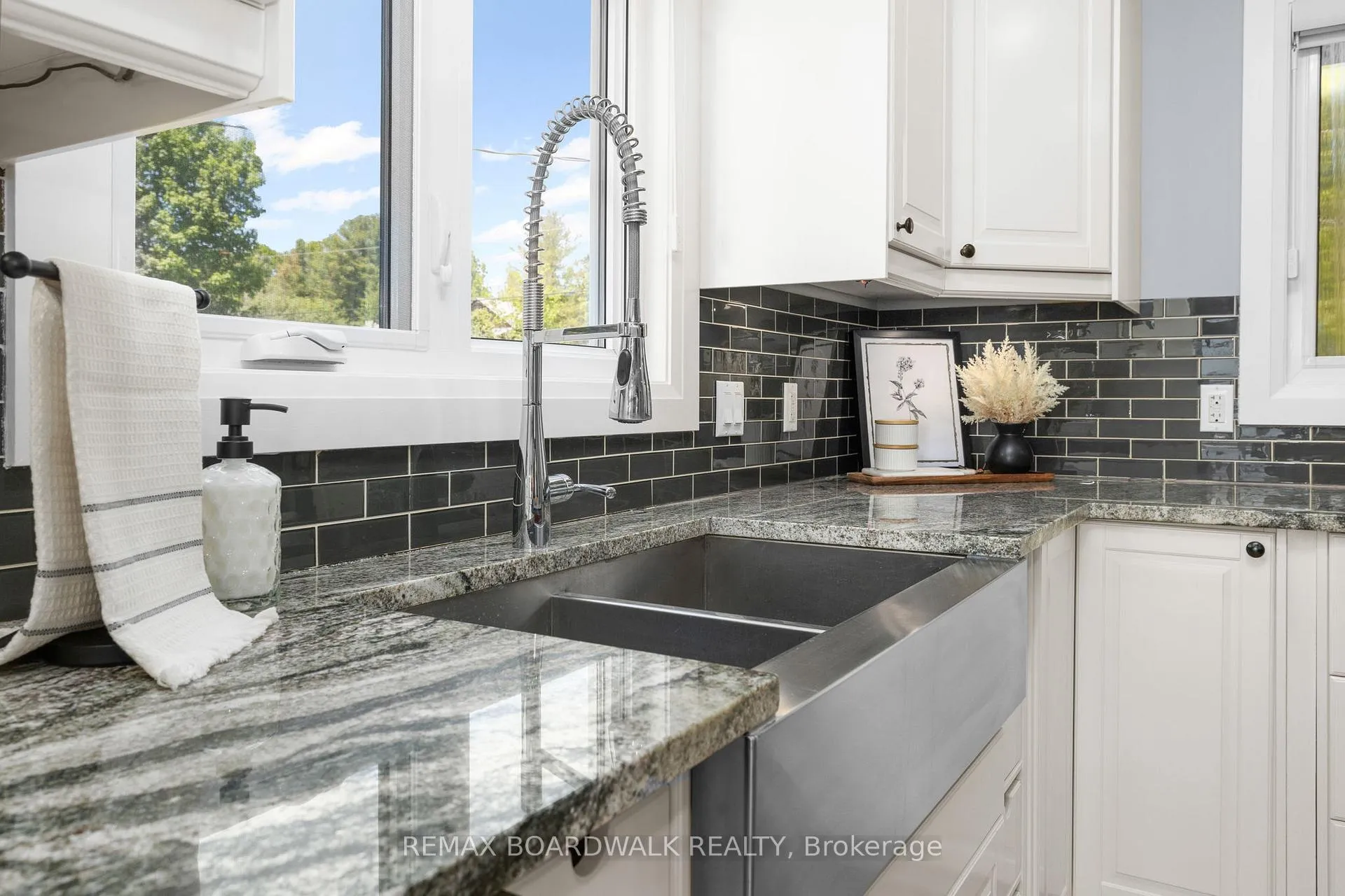 Photo 11 of 159 Dunlop Crescent, Drummond/North Elmsley, Drummond N Elmsley (Drummond) Twp — HOMEH