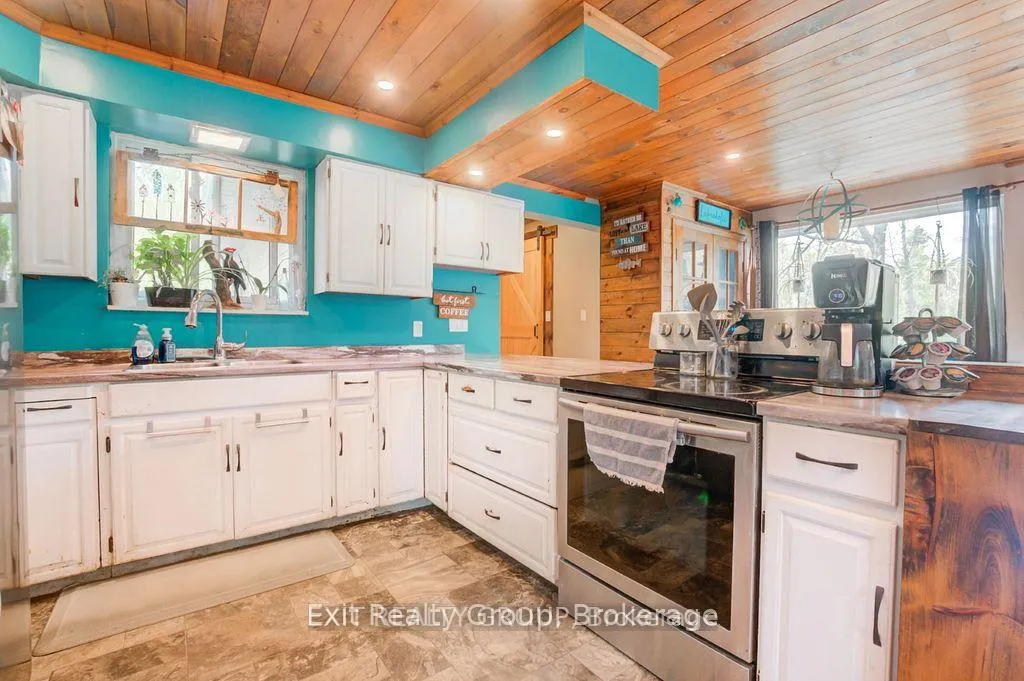 Photo 6 of 1058 Wellman Road, Frontenac, Frontenac North — HOMEH