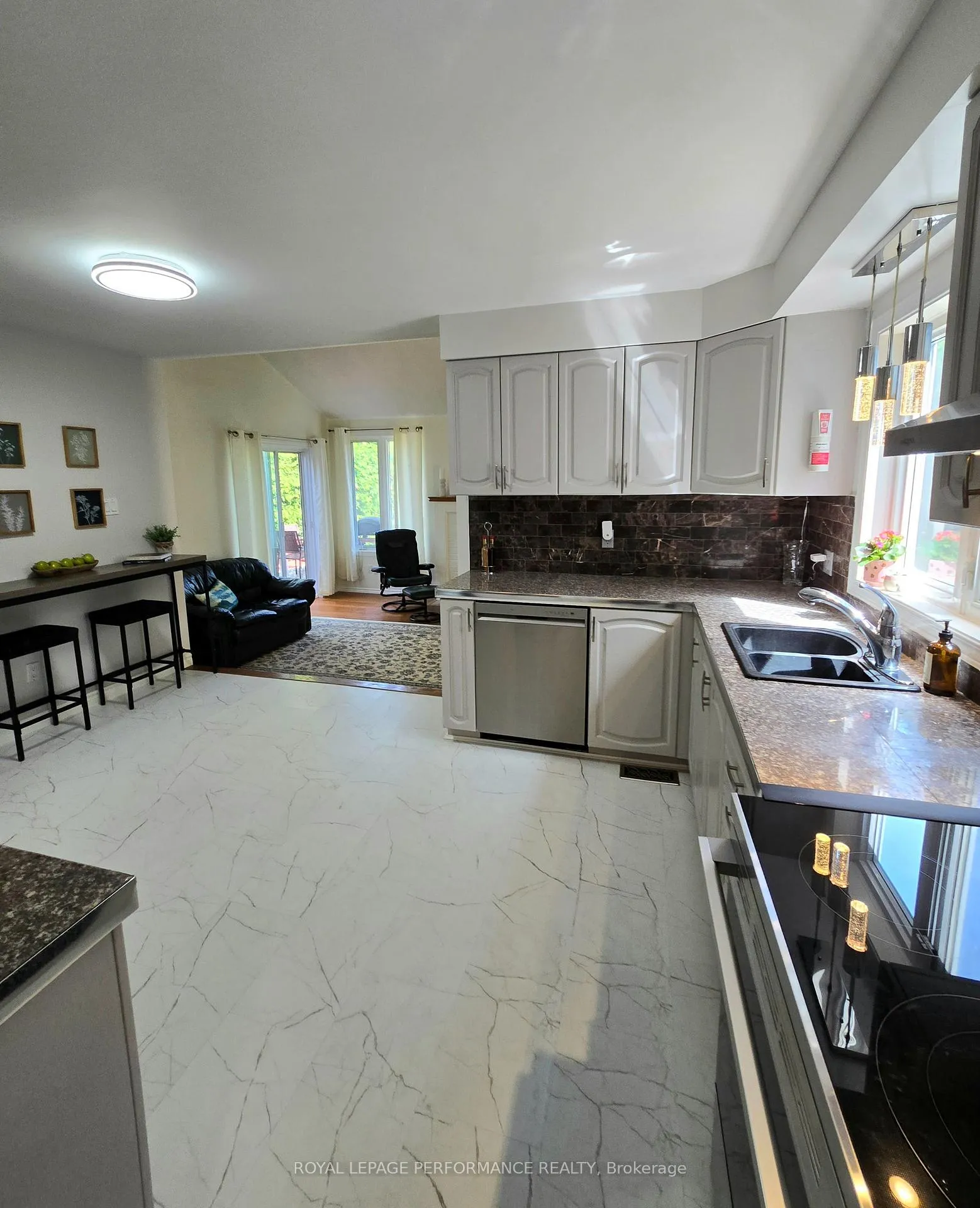 Photo 14 of 61 Hawley Crescent, Ottawa, Kanata - Bridlewood — HOMEH