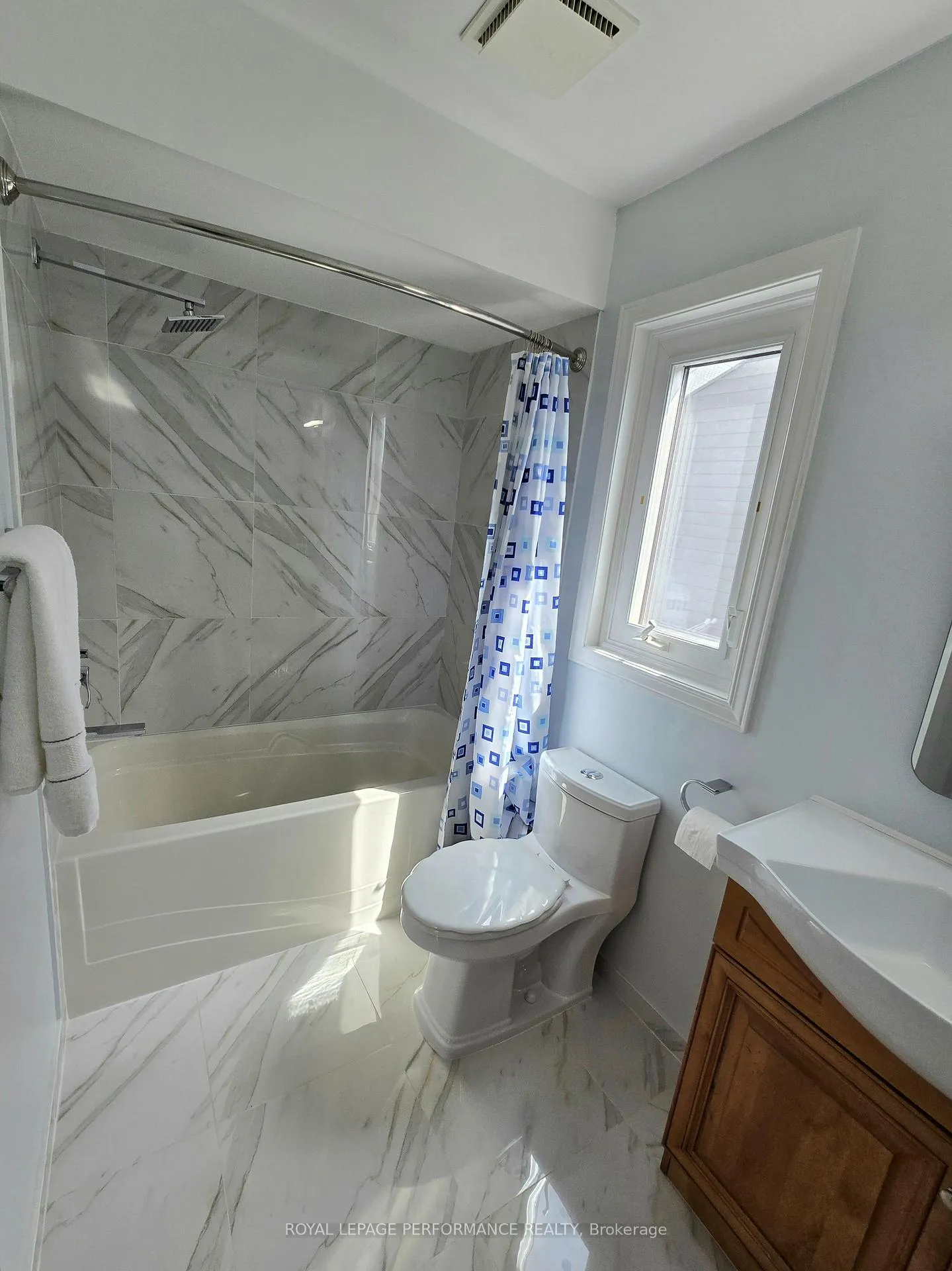 Photo 24 of 61 Hawley Crescent, Ottawa, Kanata - Bridlewood — HOMEH