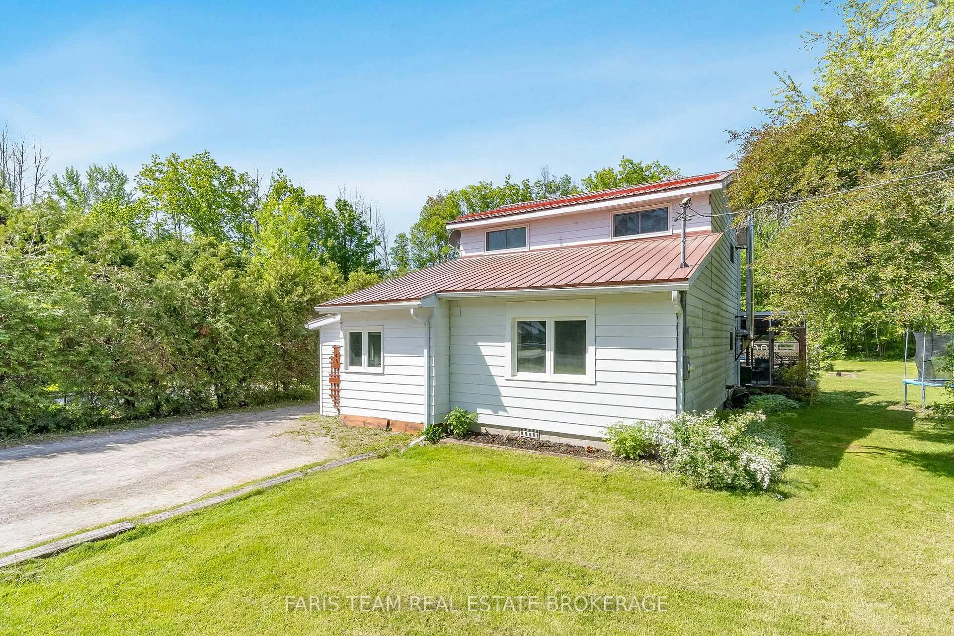 Photo 2 of 46 Hearthstone Drive, Tay, Rural Tay — HOMEH
