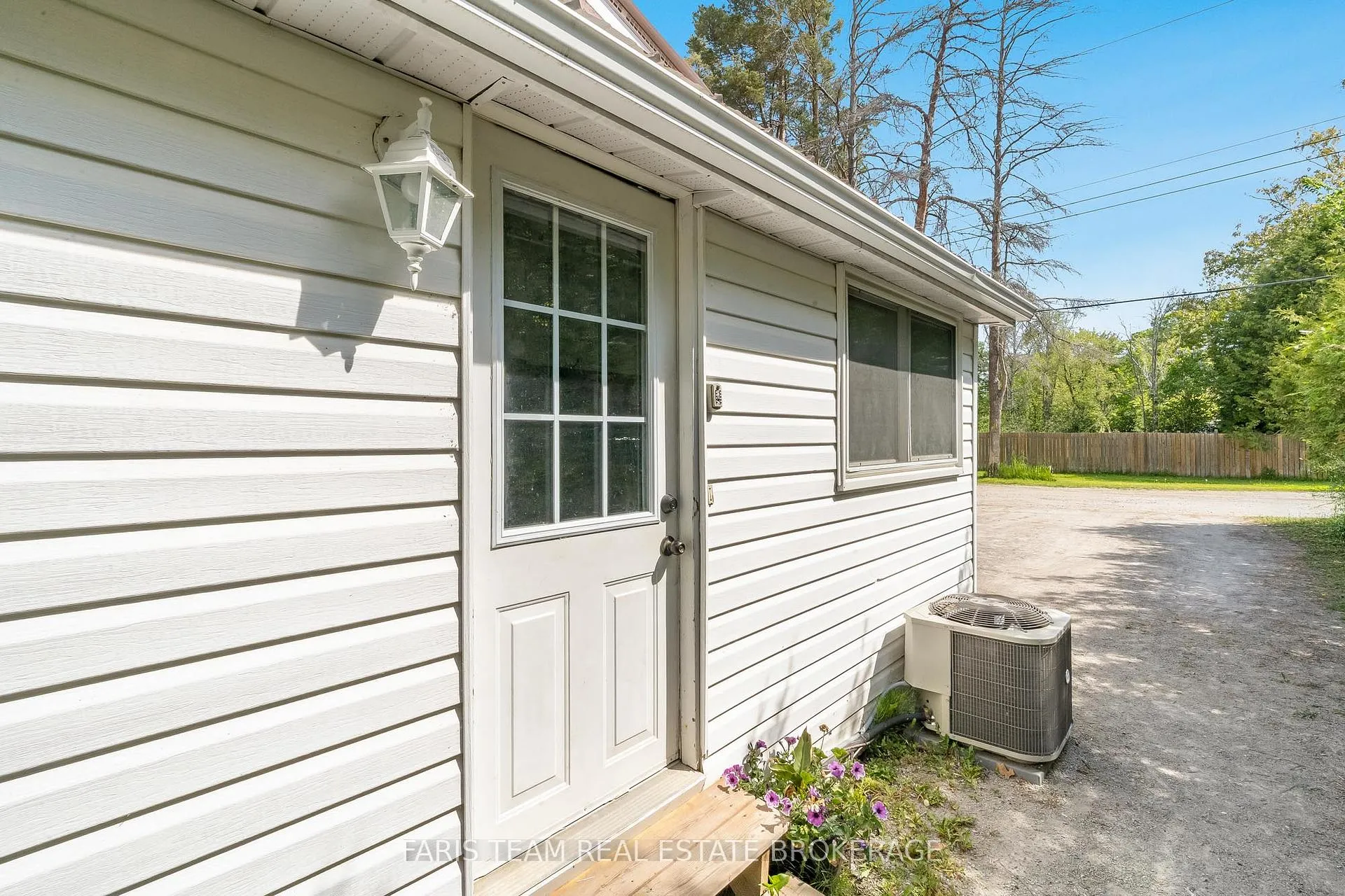 Photo 5 of 46 Hearthstone Drive, Tay, Rural Tay — HOMEH