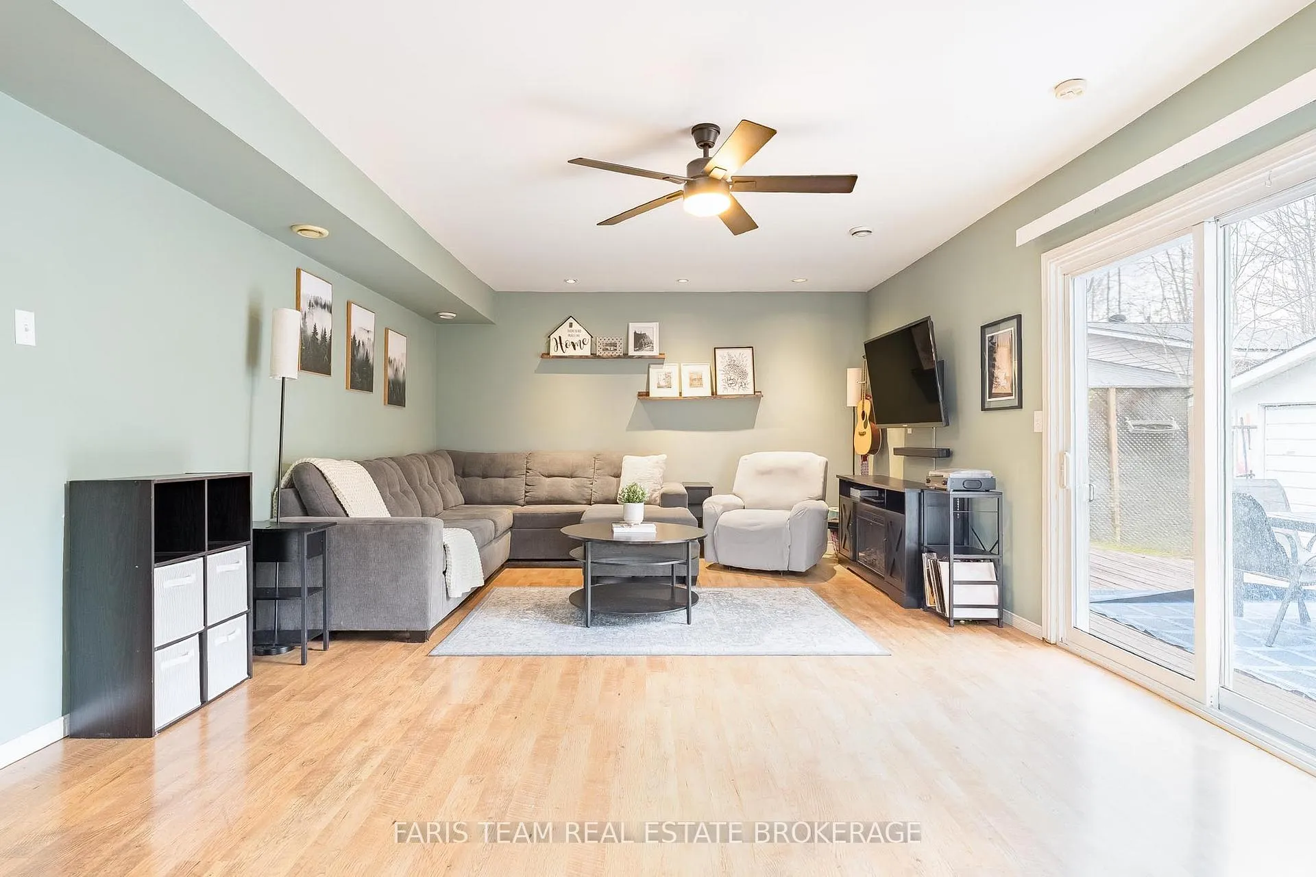 Photo 15 of 46 Hearthstone Drive, Tay, Rural Tay — HOMEH