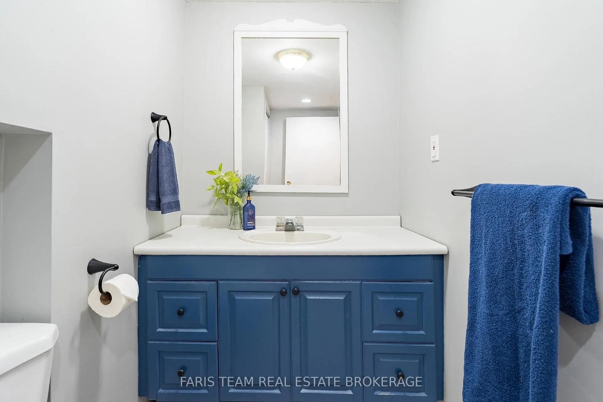 Photo 17 of 46 Hearthstone Drive, Tay, Rural Tay — HOMEH