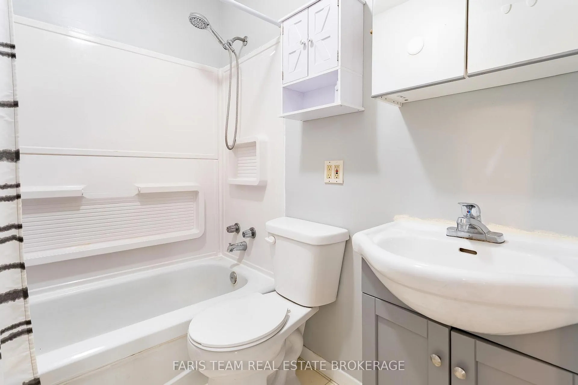 Photo 24 of 46 Hearthstone Drive, Tay, Rural Tay — HOMEH