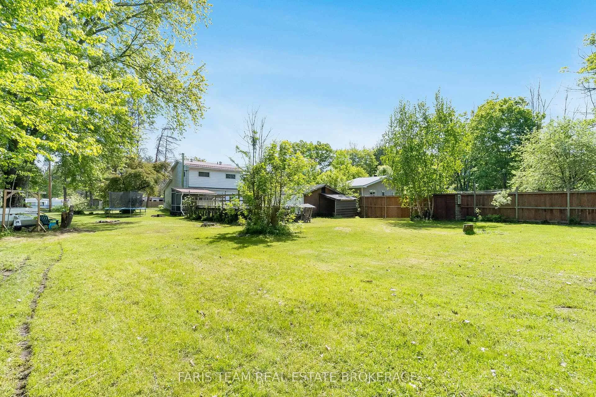 Photo 33 of 46 Hearthstone Drive, Tay, Rural Tay — HOMEH