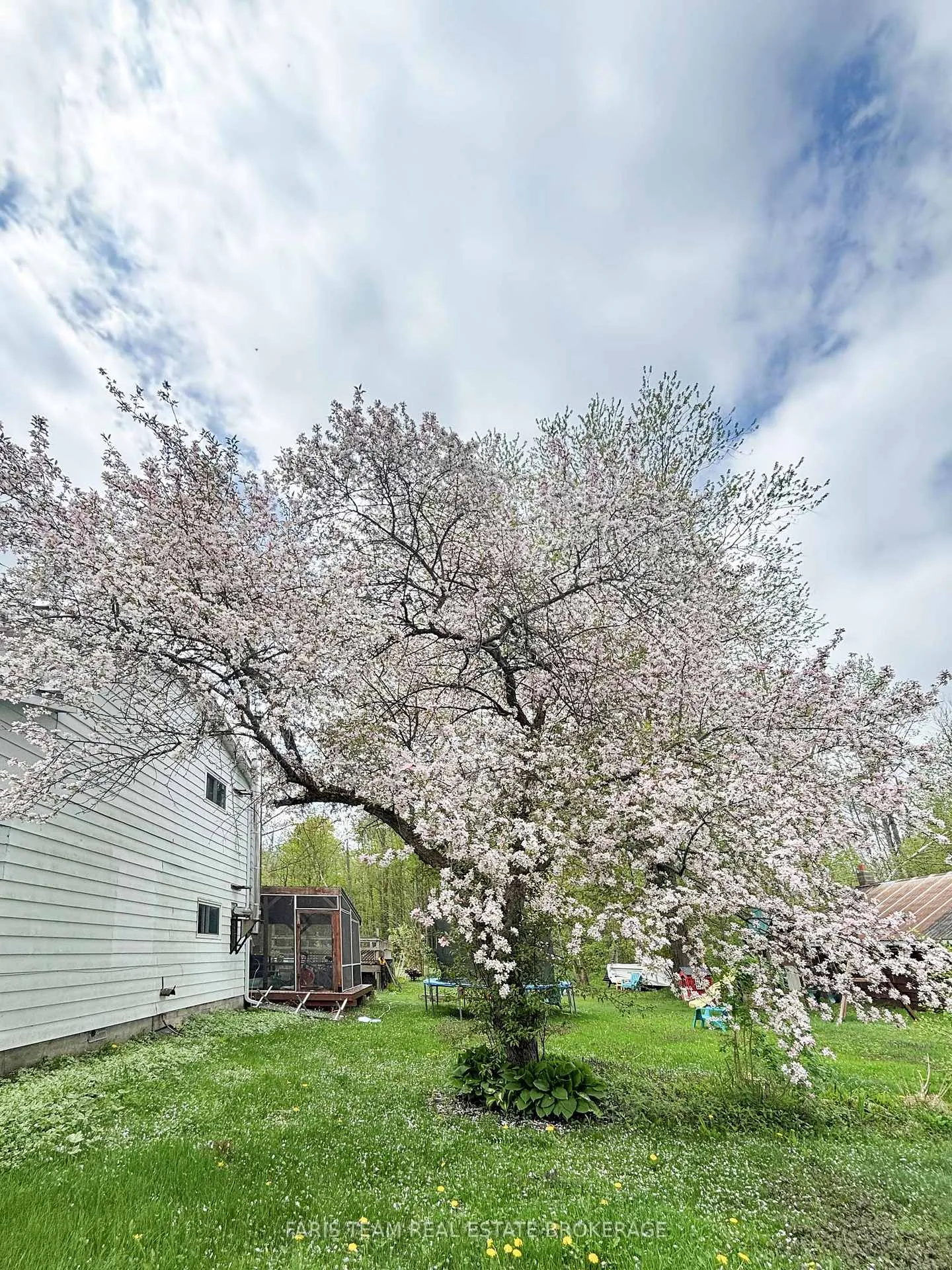 Photo 43 of 46 Hearthstone Drive, Tay, Rural Tay — HOMEH