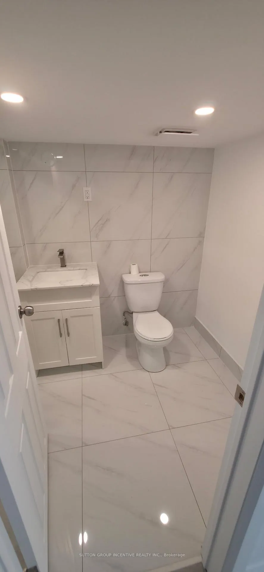 Photo 3 of Unit Lower Level, 149 Gunn Street, Barrie, Wellington — HOMEH