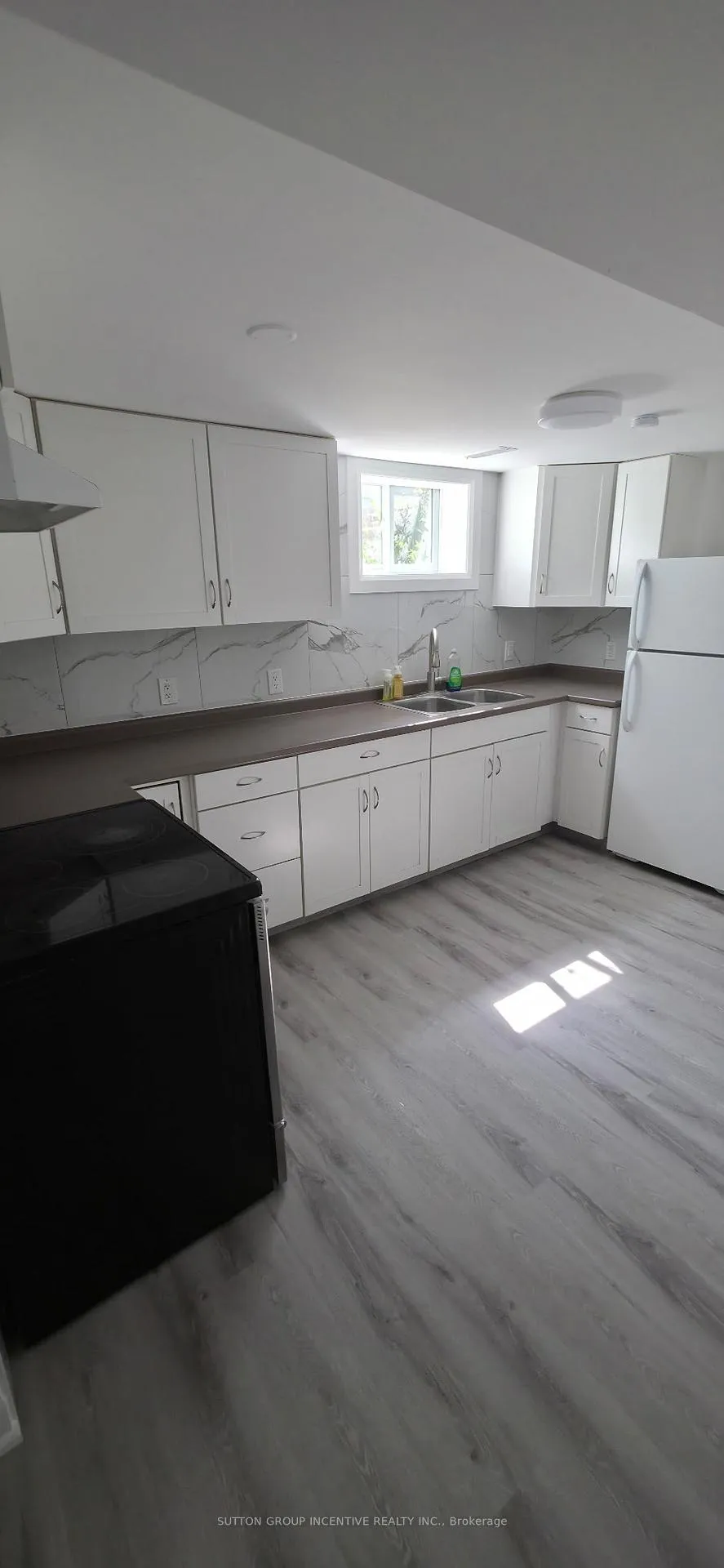 Photo 5 of Unit Lower Level, 149 Gunn Street, Barrie, Wellington — HOMEH