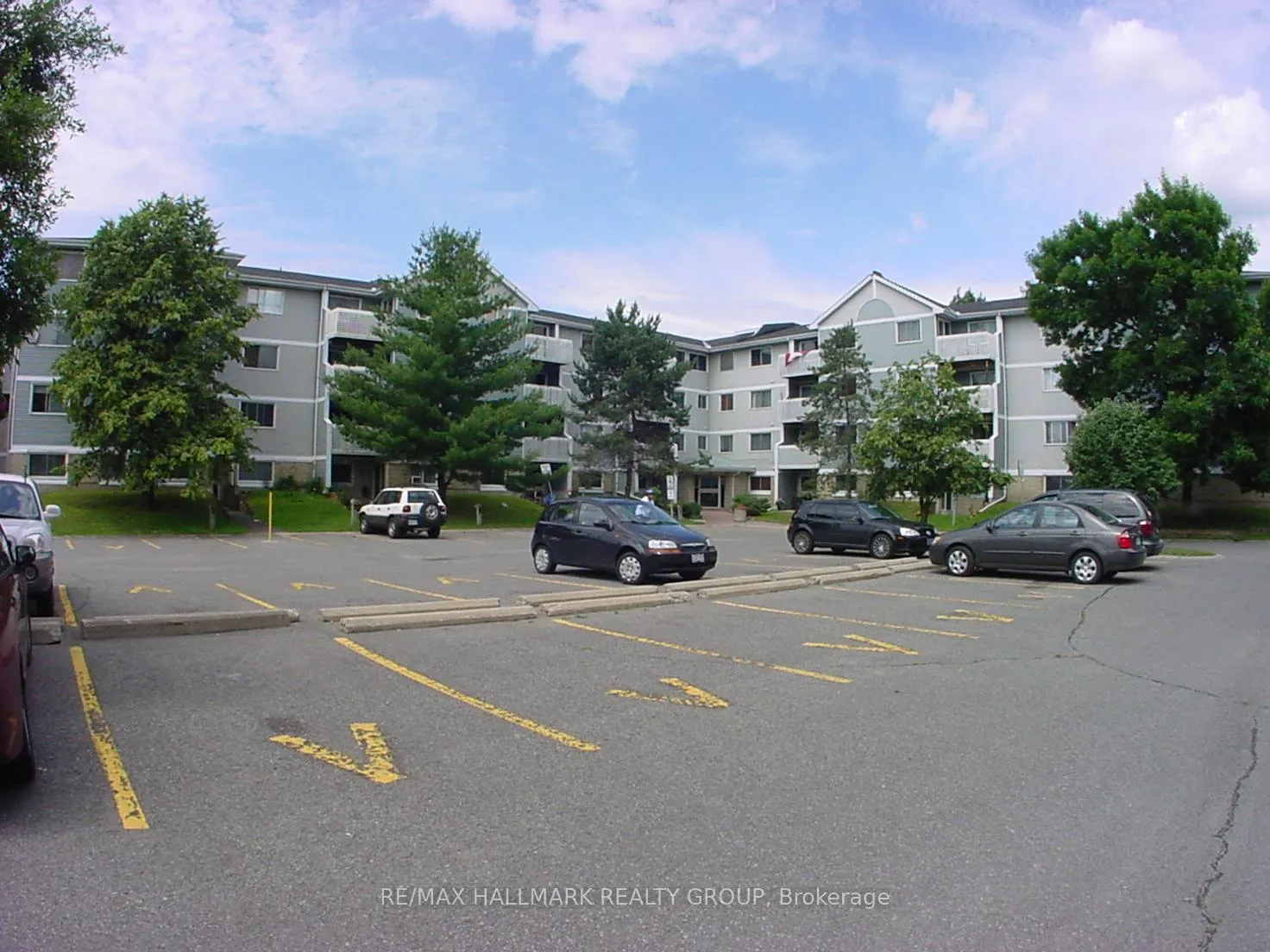 Photo 1 of Unit 310, 214 Viewmount Drive, Ottawa, Borden Farm/Stewart Farm/Carleton Heights/Parkwood Hills — HOMEH