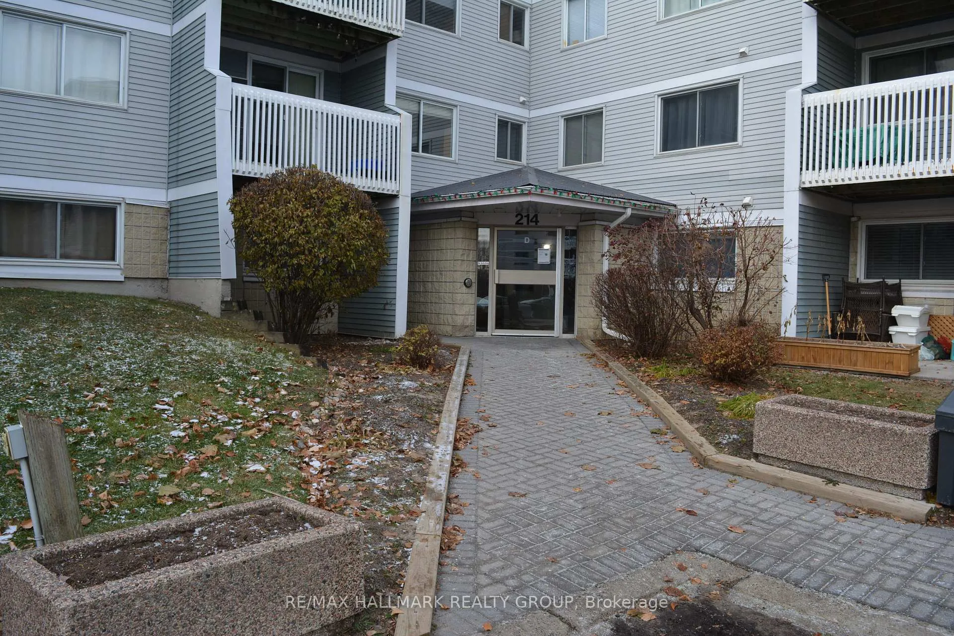 Photo 2 of Unit 310, 214 Viewmount Drive, Ottawa, Borden Farm/Stewart Farm/Carleton Heights/Parkwood Hills — HOMEH