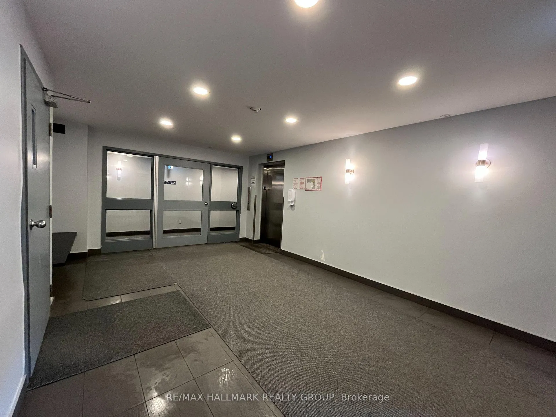 Photo 3 of Unit 310, 214 Viewmount Drive, Ottawa, Borden Farm/Stewart Farm/Carleton Heights/Parkwood Hills — HOMEH