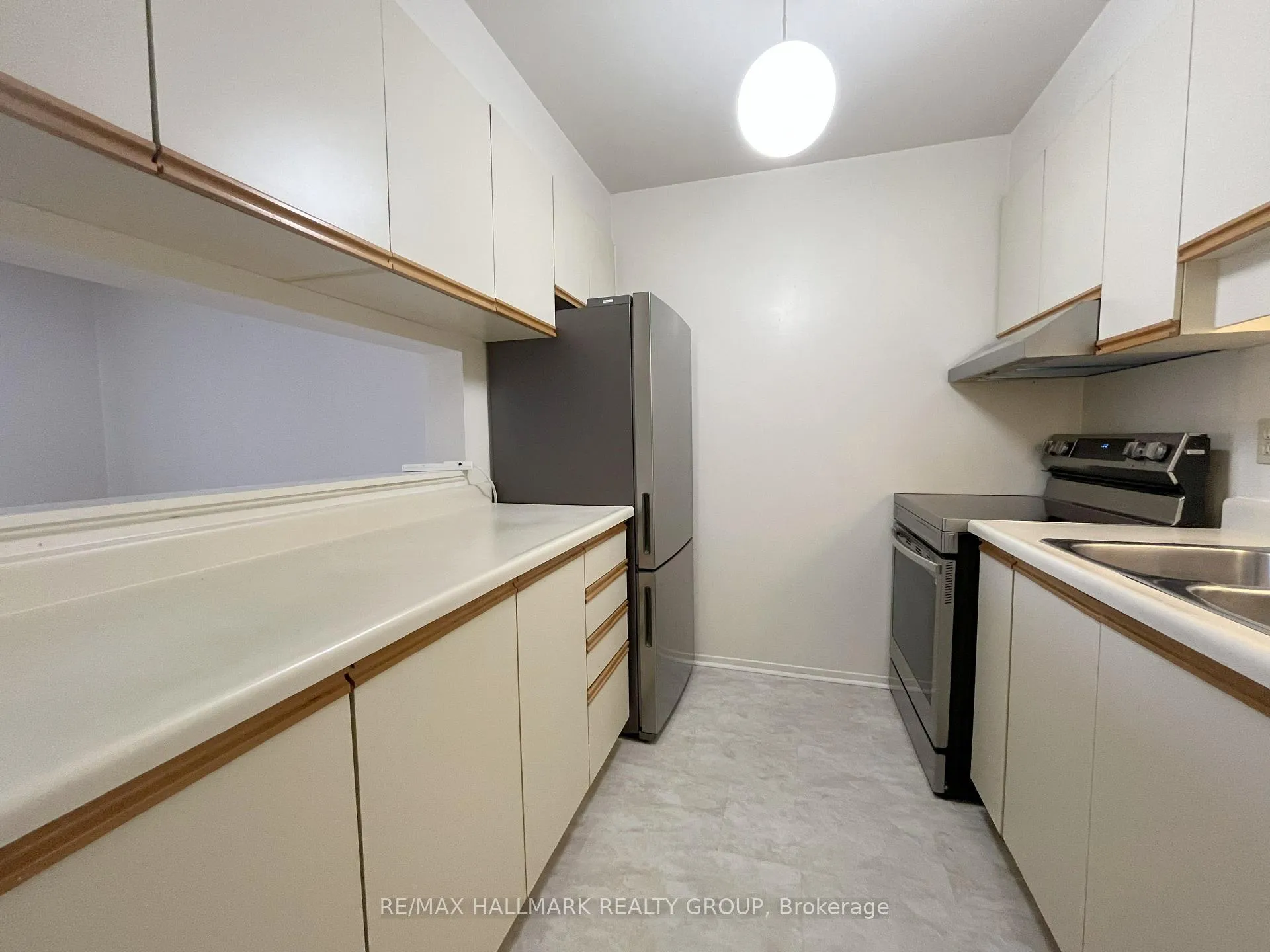 Photo 4 of Unit 310, 214 Viewmount Drive, Ottawa, Borden Farm/Stewart Farm/Carleton Heights/Parkwood Hills — HOMEH