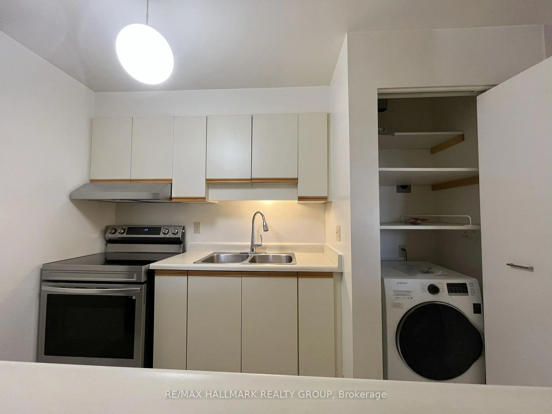 Photo 5 of Unit 310, 214 Viewmount Drive, Ottawa, Borden Farm/Stewart Farm/Carleton Heights/Parkwood Hills — HOMEH
