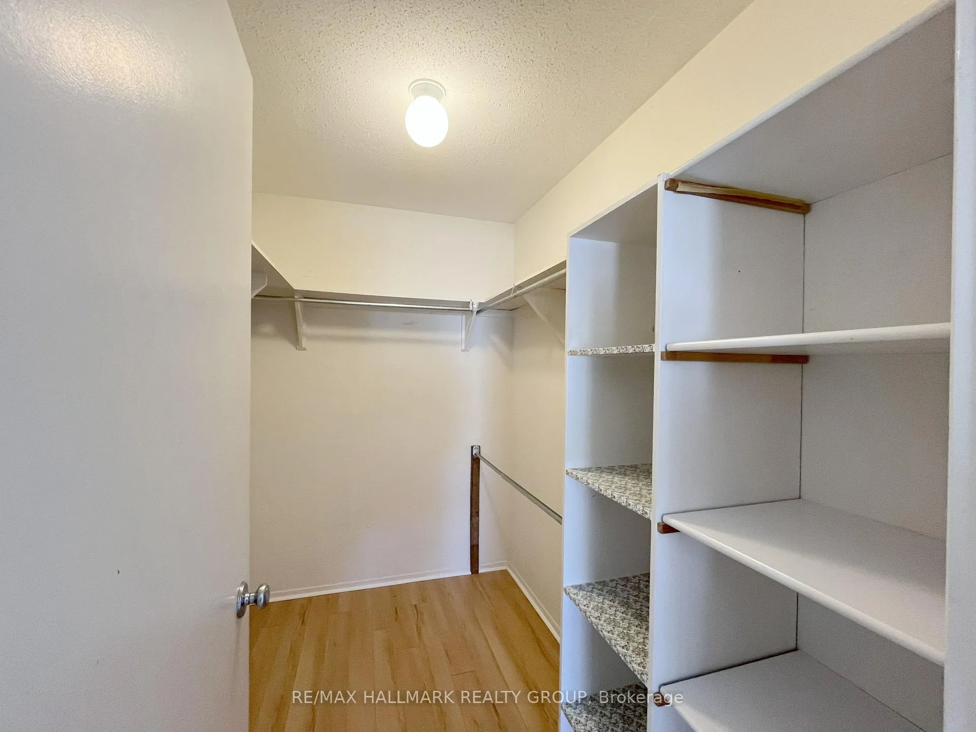 Photo 12 of Unit 310, 214 Viewmount Drive, Ottawa, Borden Farm/Stewart Farm/Carleton Heights/Parkwood Hills — HOMEH