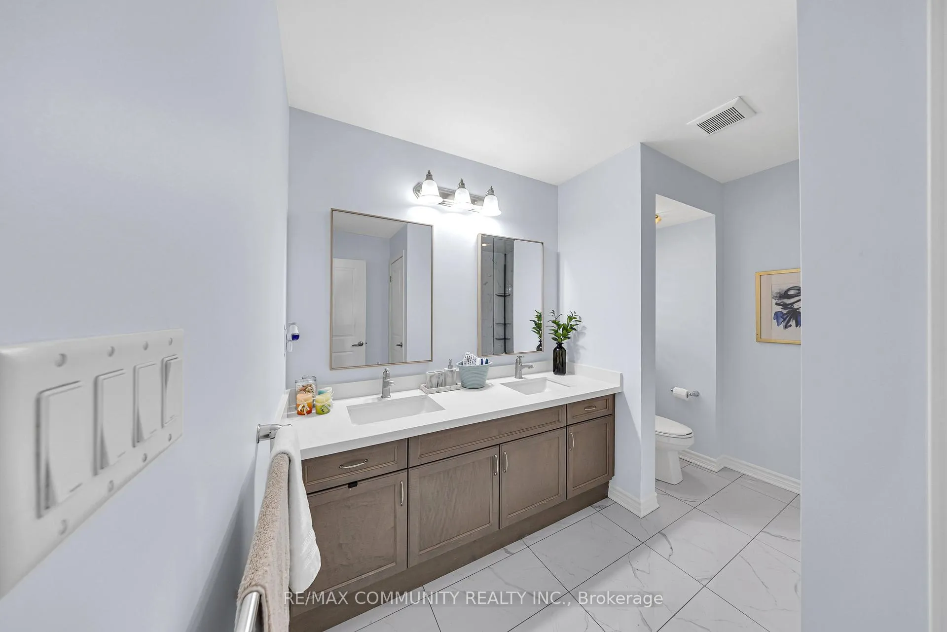 Photo 34 of 1055 Foxtail Crescent, Pickering, Rural Pickering — HOMEH
