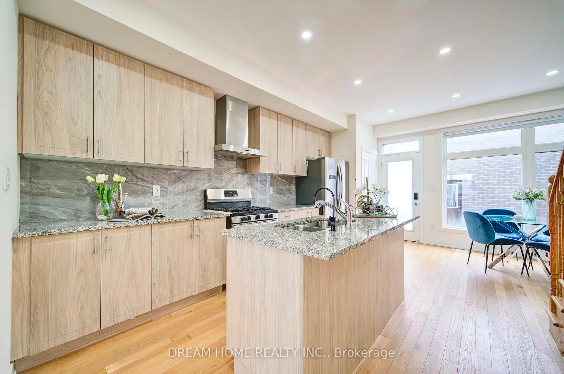 Photo 4 of 2190 Donald Cousens Parkway, Markham, Cornell — HOMEH
